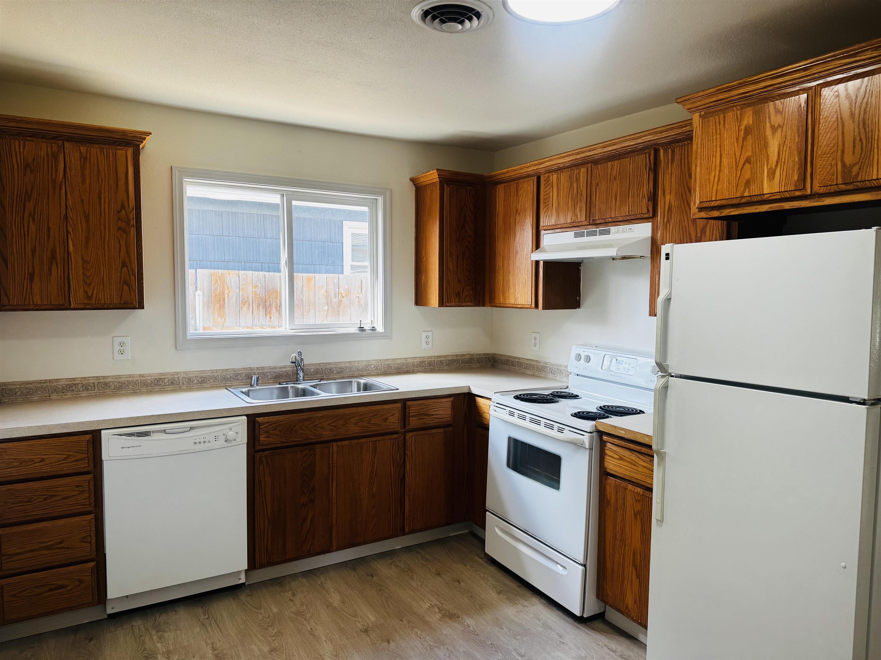 624 E Rockwell Ave - Photo 4