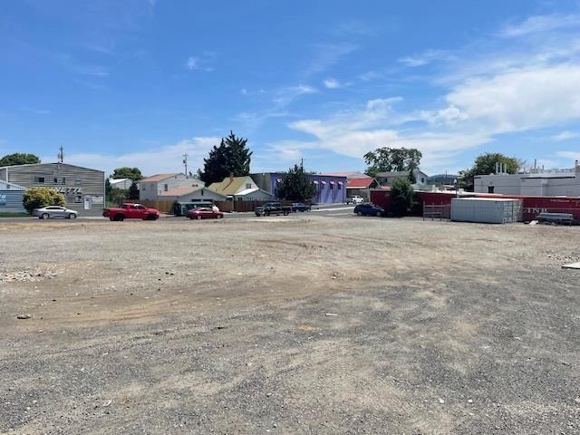 5615 E Trent Ave - Photo 3