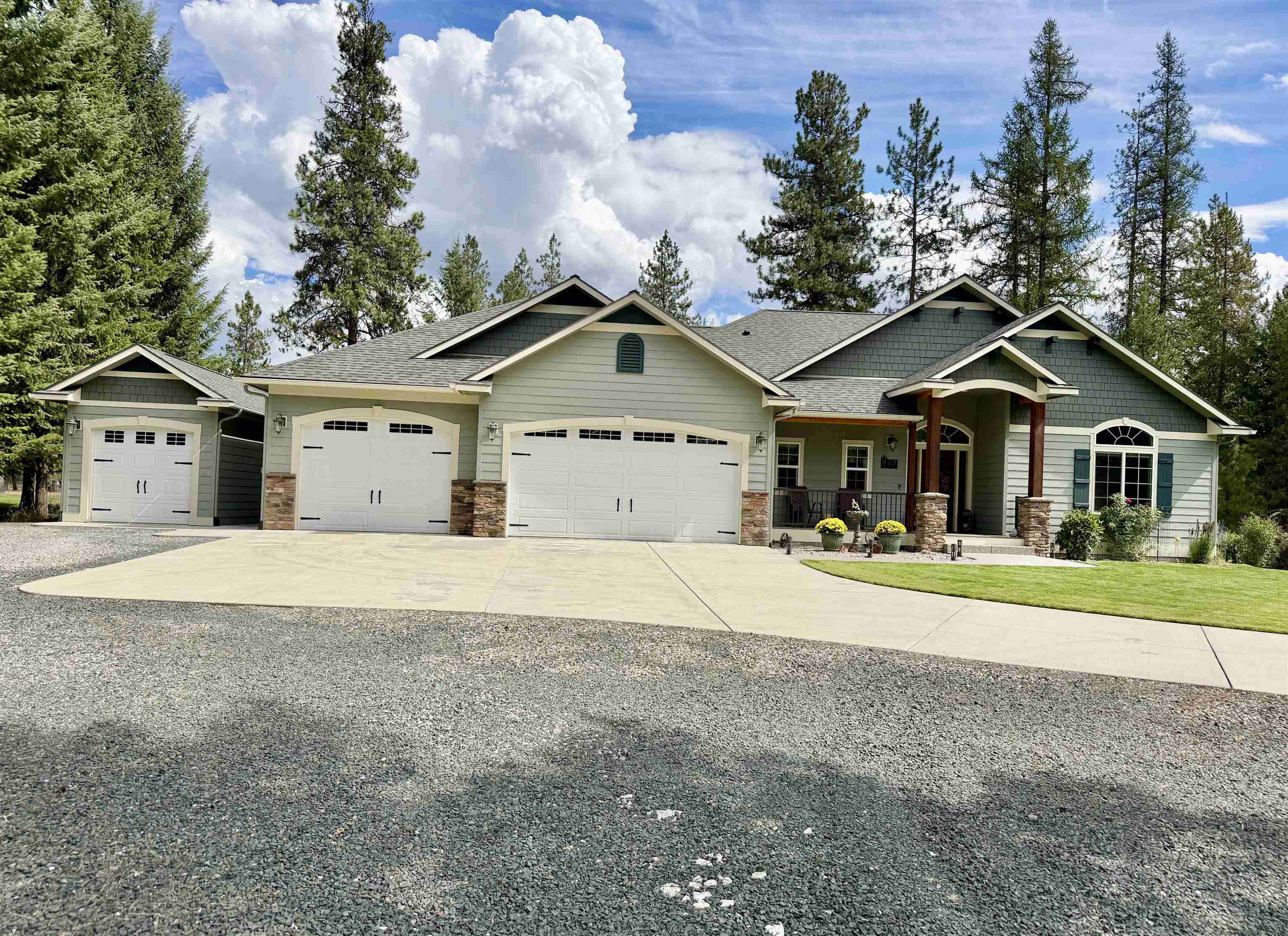 868 Hogans Way - Photo 1