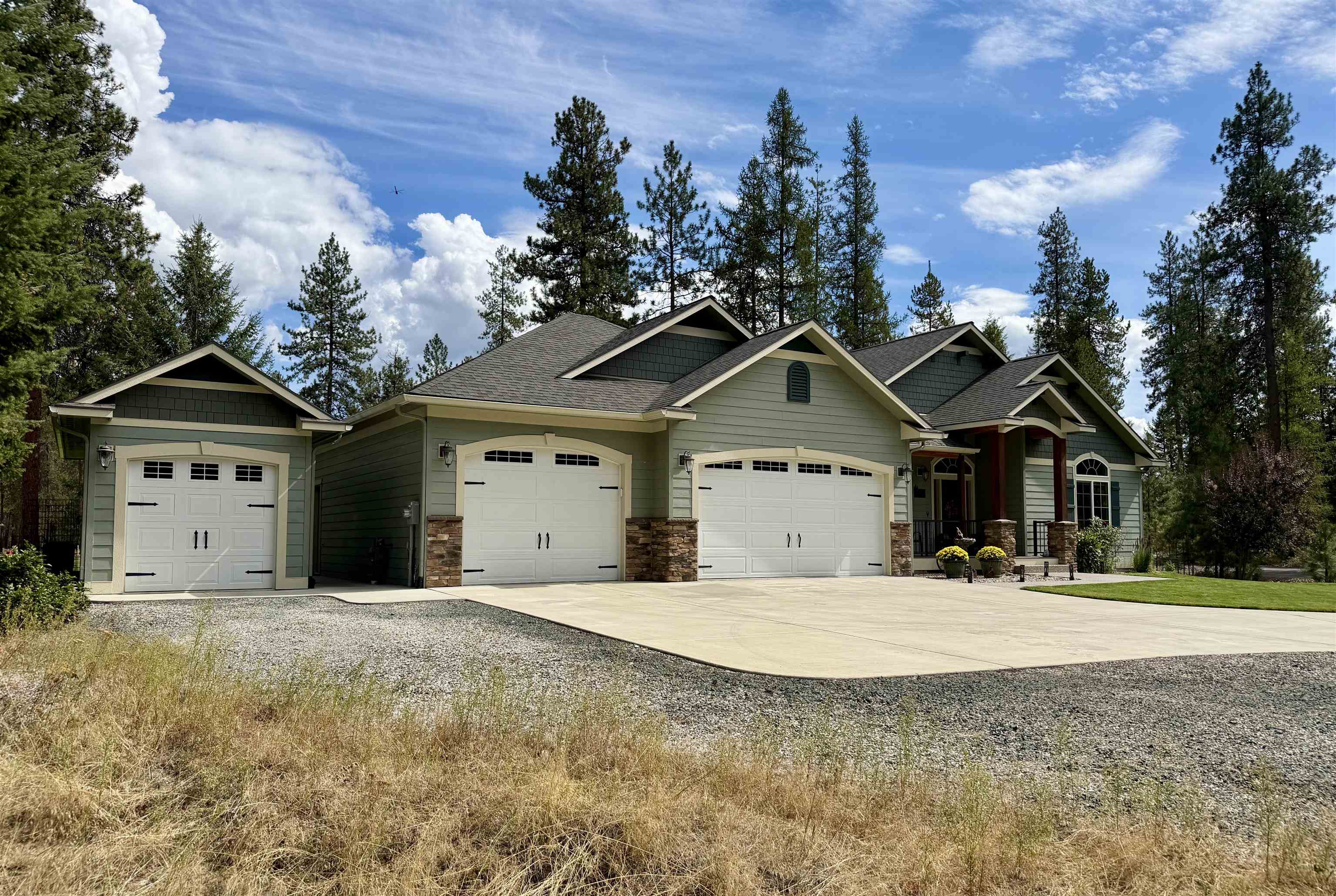 868 Hogans Way - Photo 2