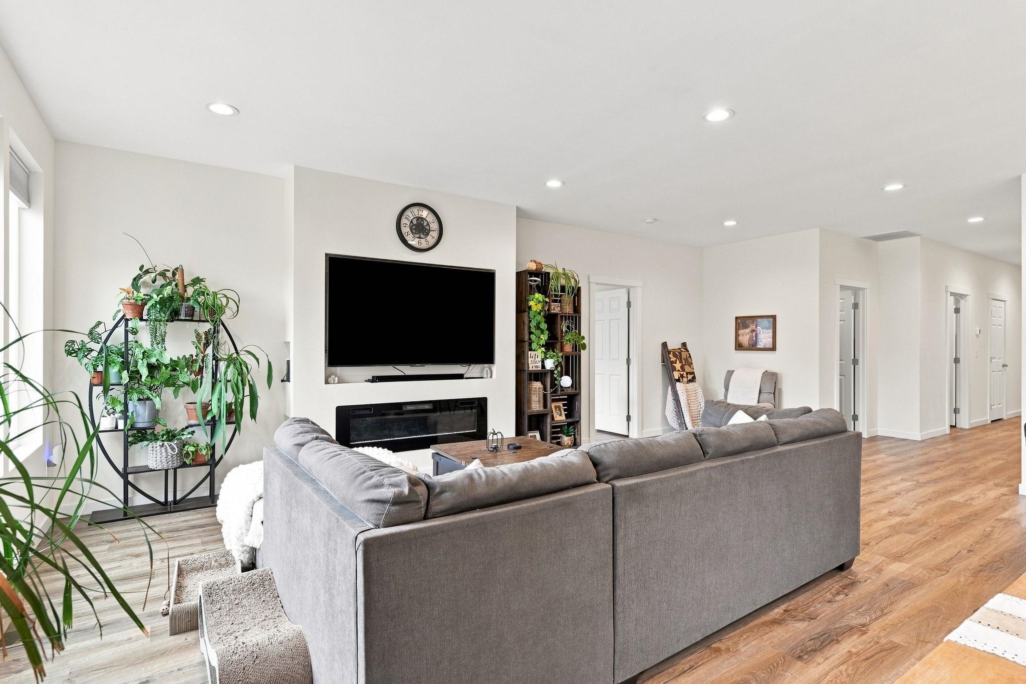 4310 N Blake Rd - Photo 4