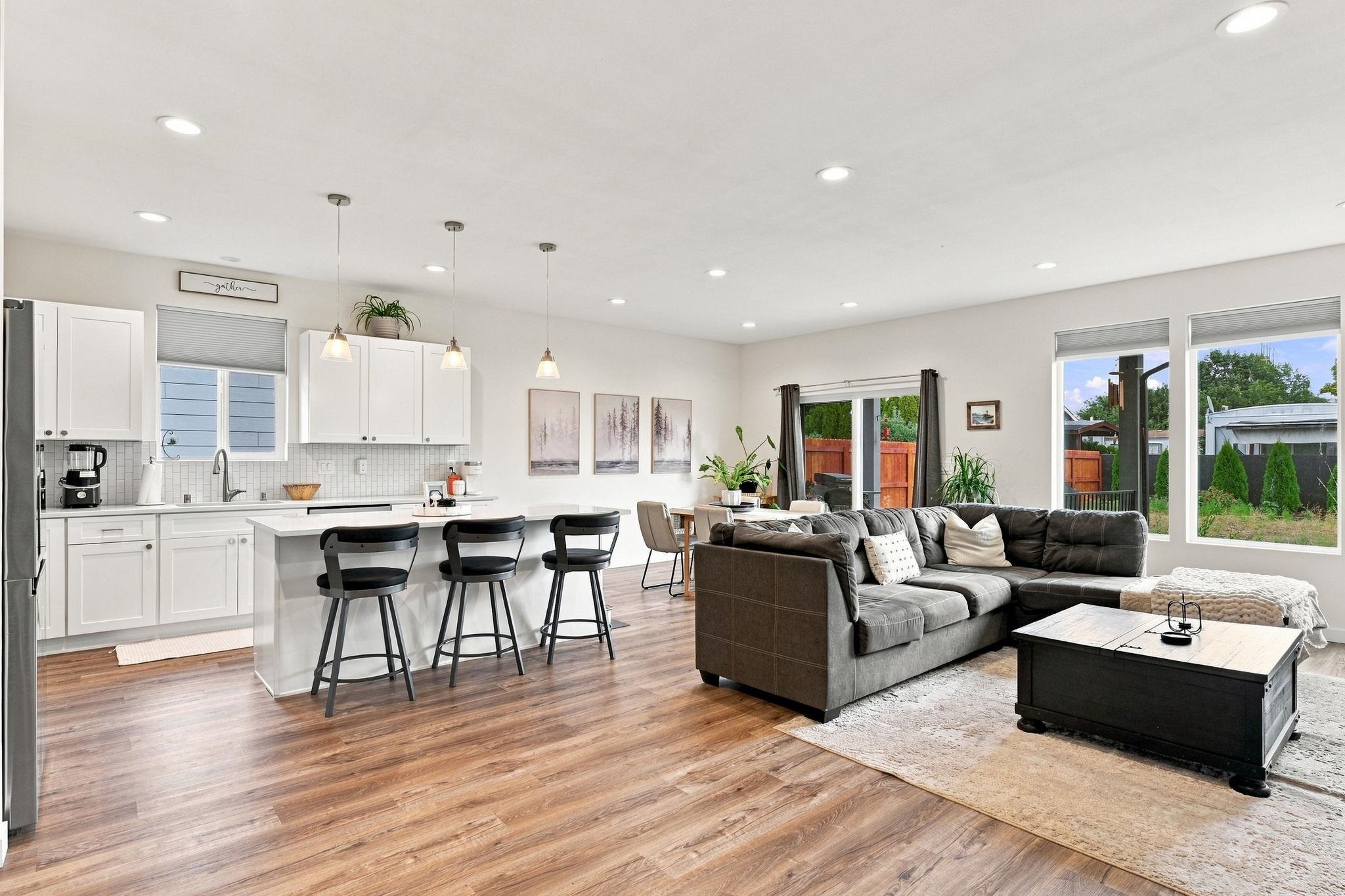4310 N Blake Rd - Photo 3