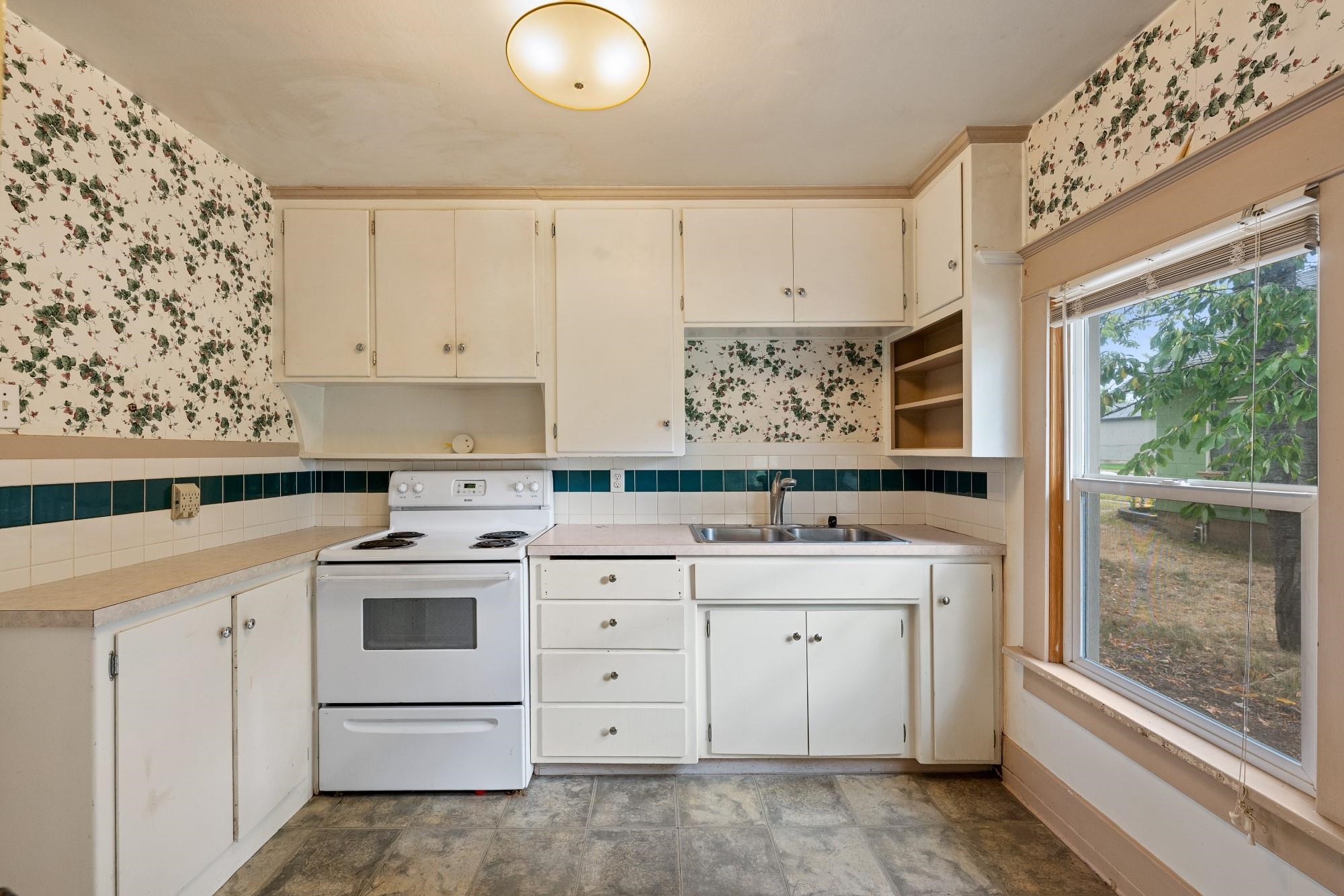 3924 E 28th Ave - Photo 12
