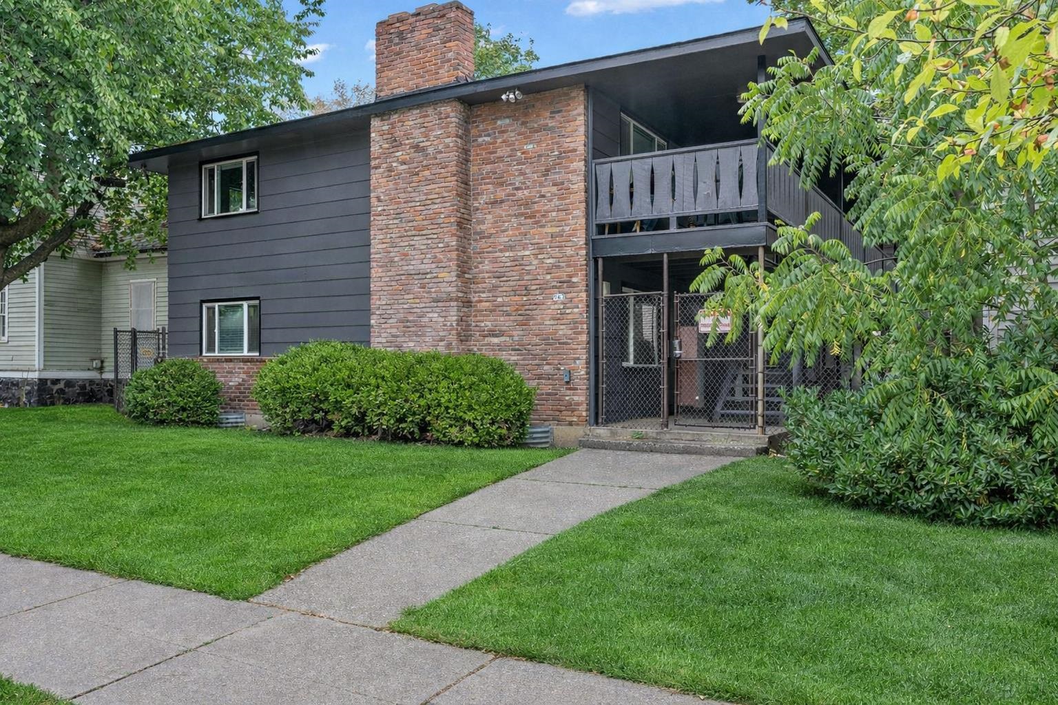 943 E Augusta Ave - Photo 2