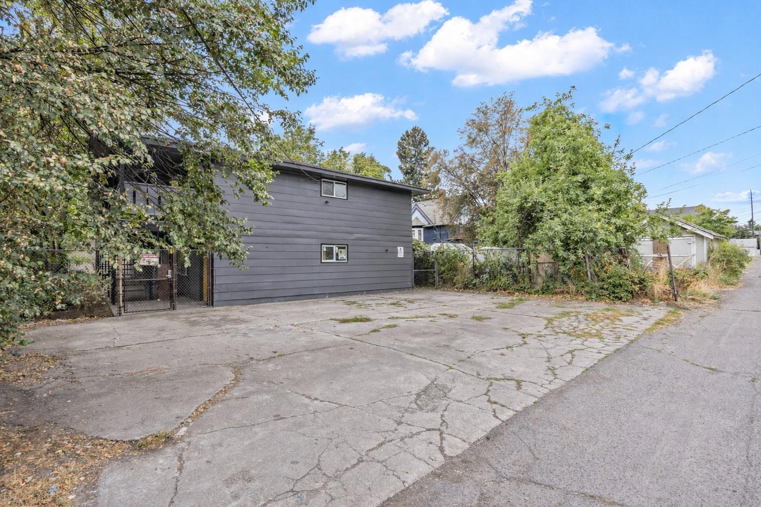 943 E Augusta Ave - Photo 9