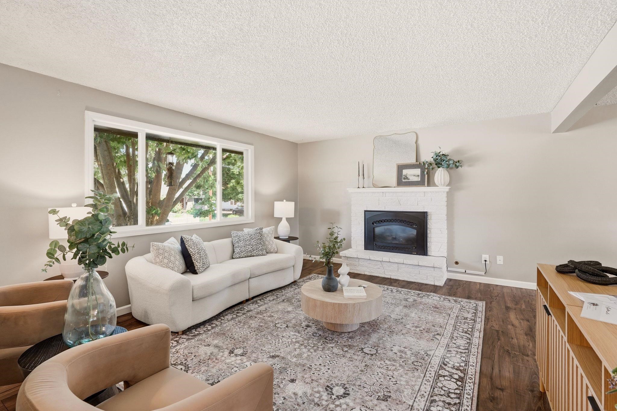 4221 W Everett Ave - Photo 2