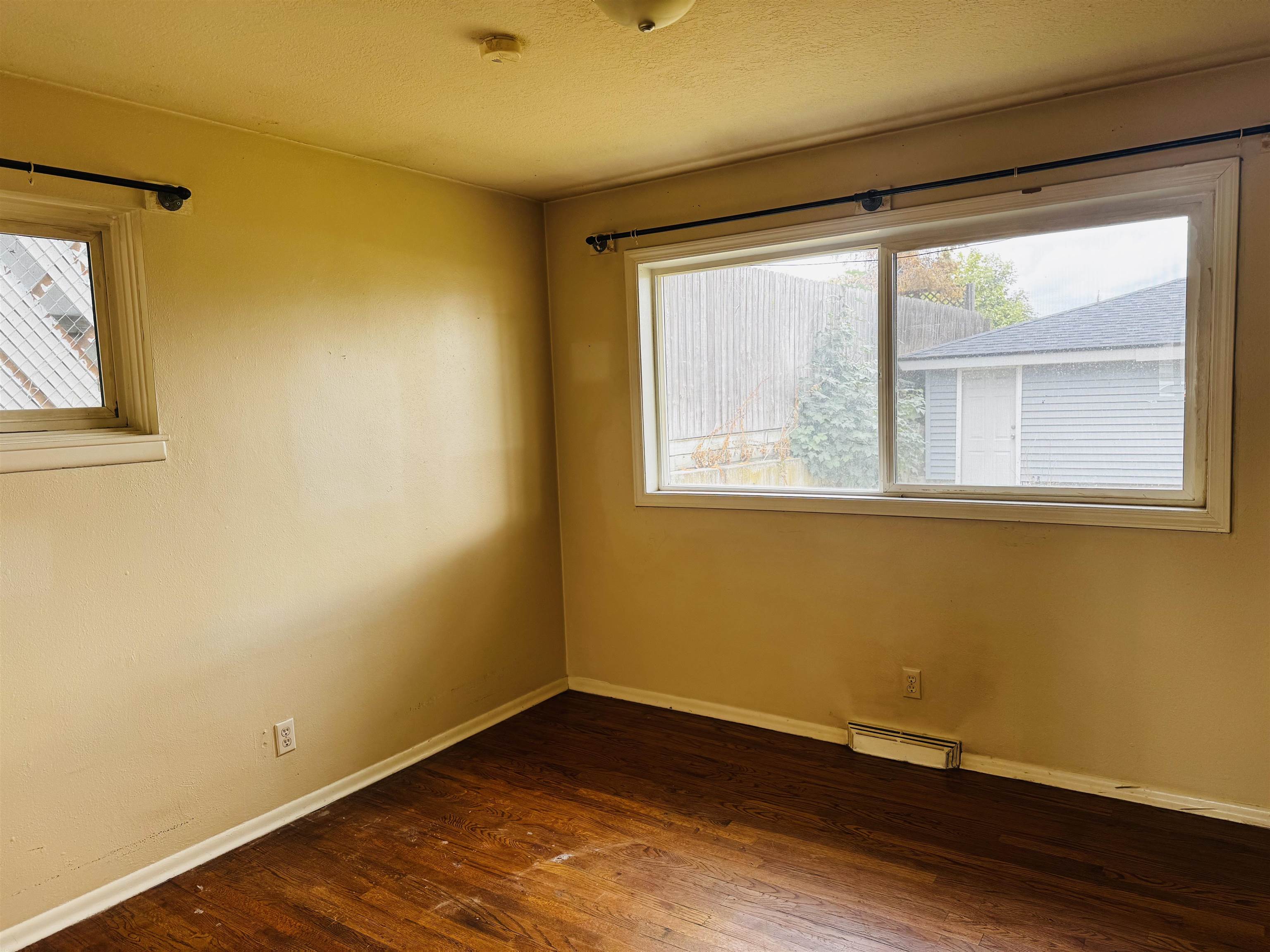 2927 E HOFFMAN St - Photo 6