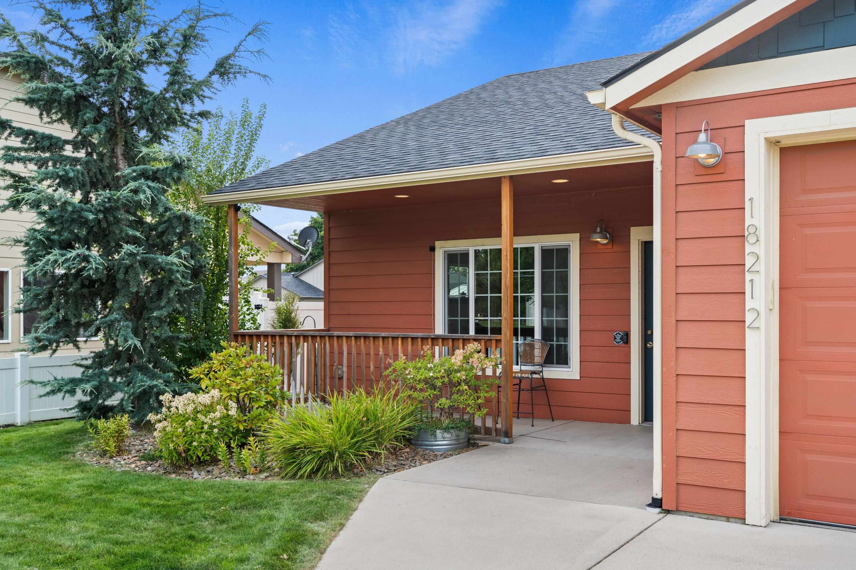 18212 E Riverway Ave - Photo 3