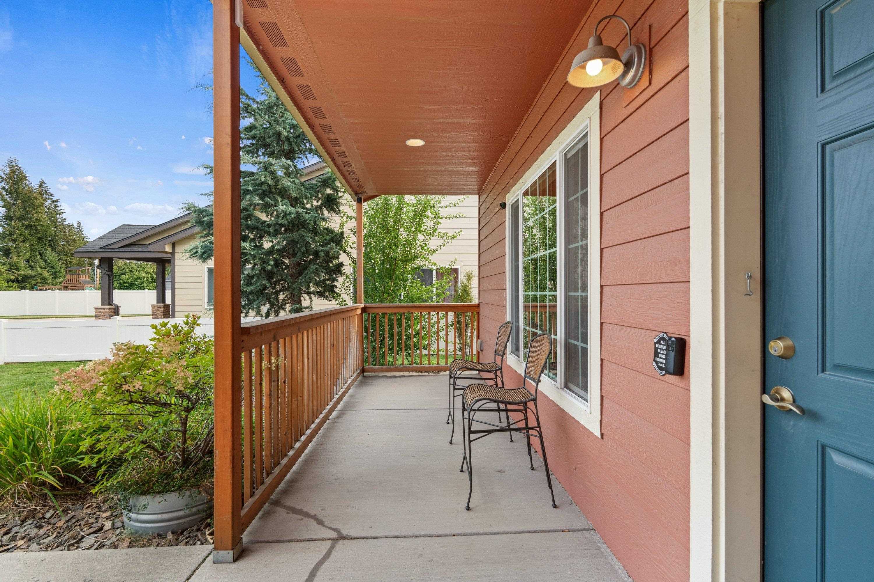 18212 E Riverway Ave - Photo 4