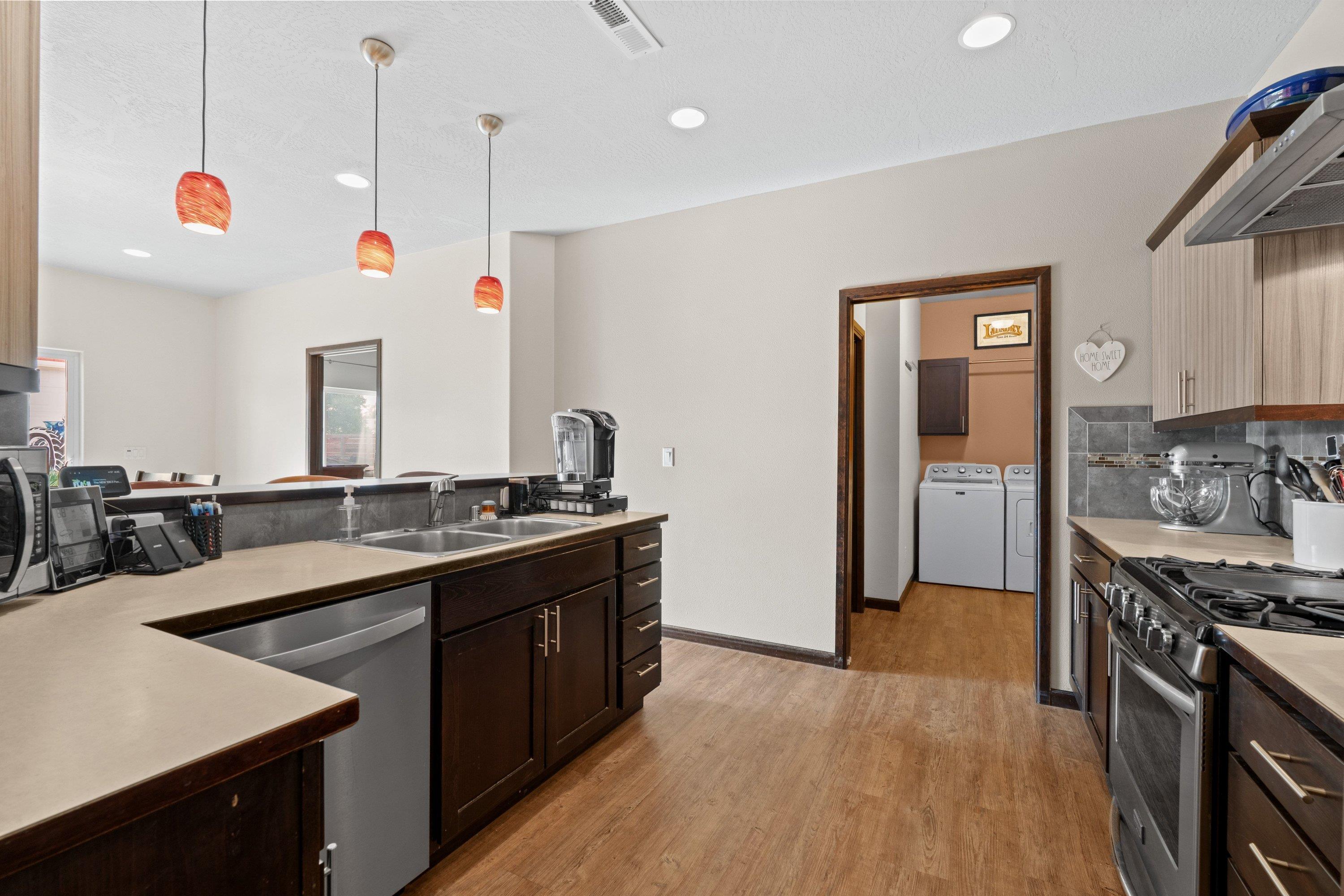 18212 E Riverway Ave - Photo 10