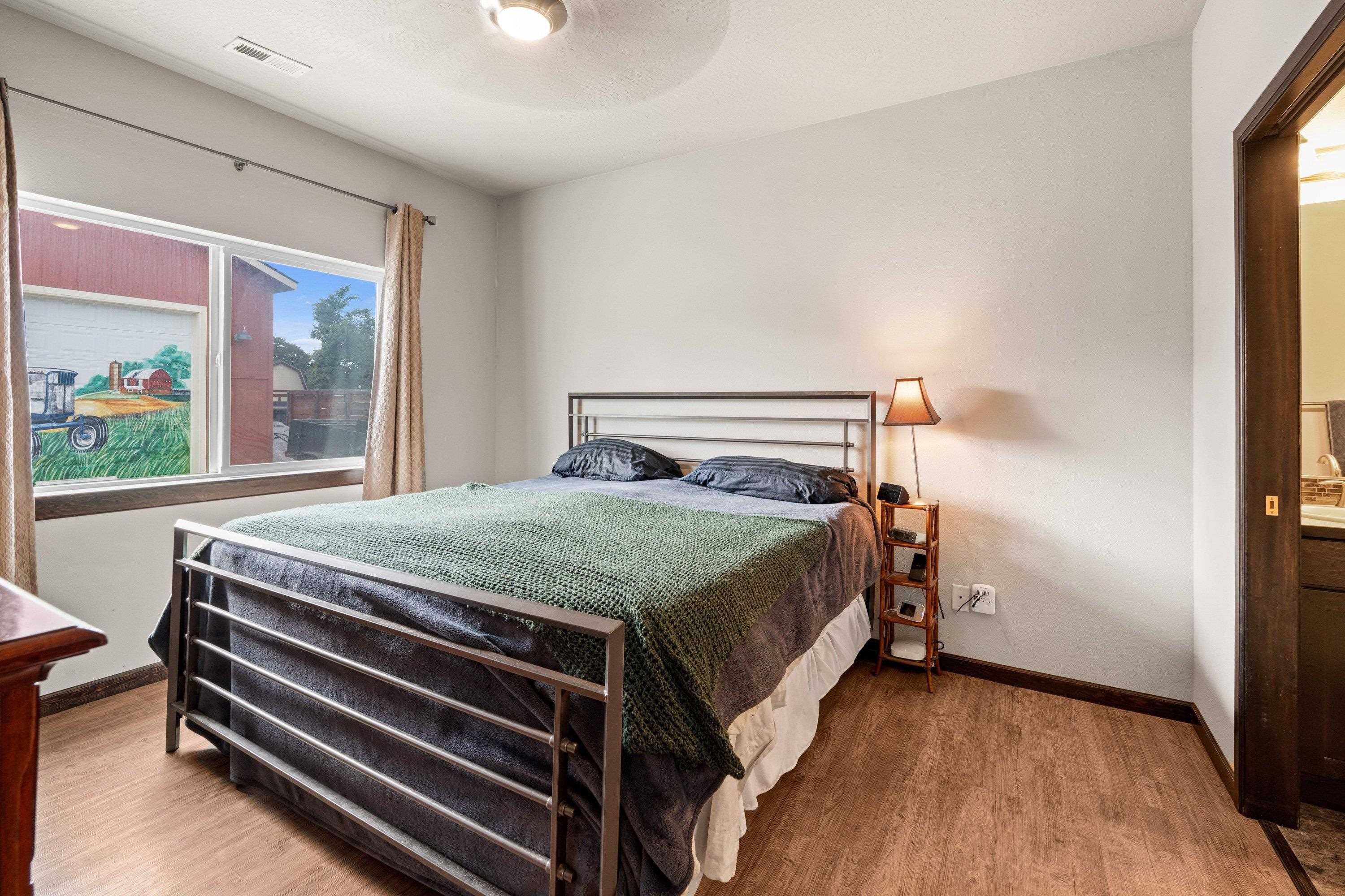 18212 E Riverway Ave - Photo 13