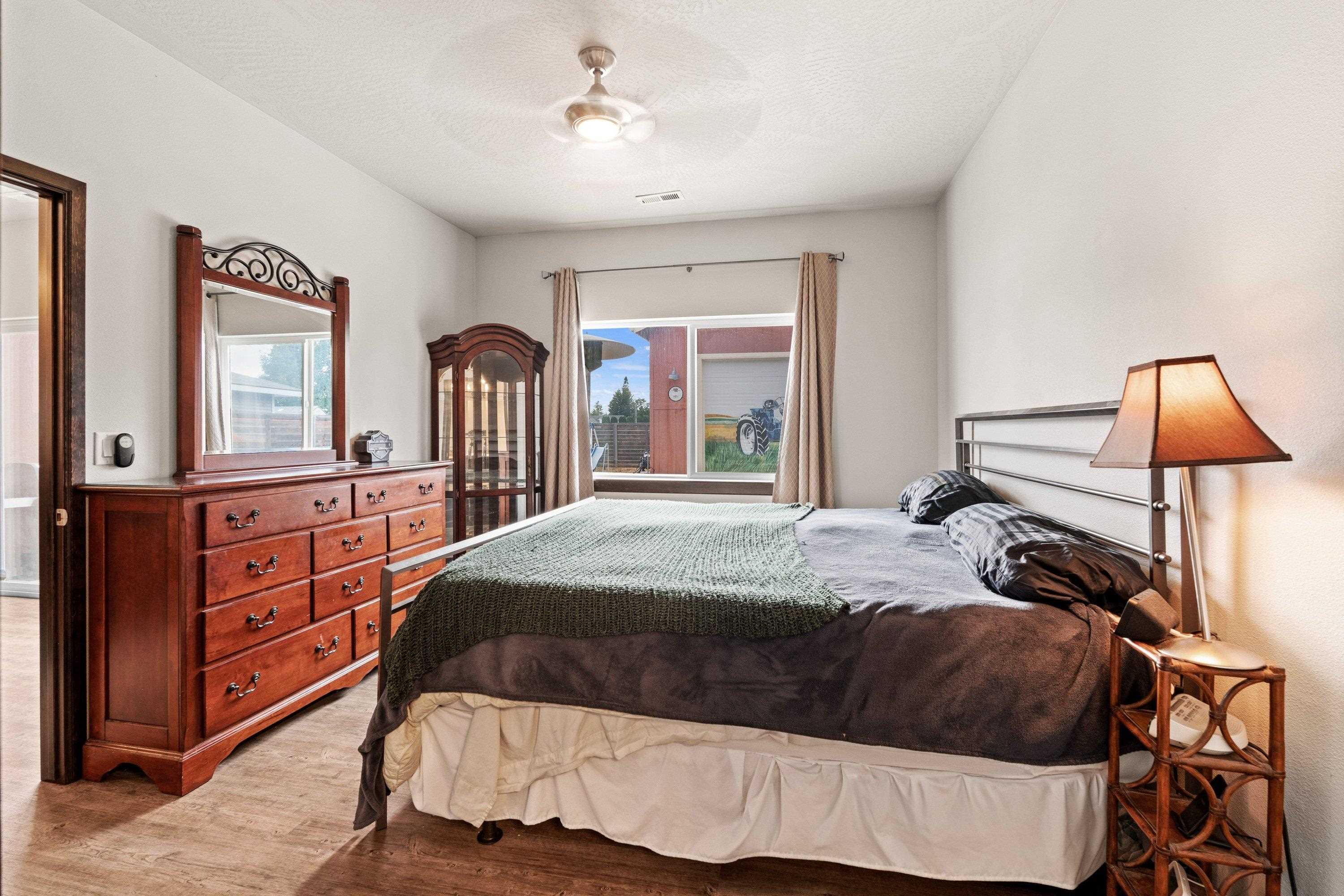18212 E Riverway Ave - Photo 14