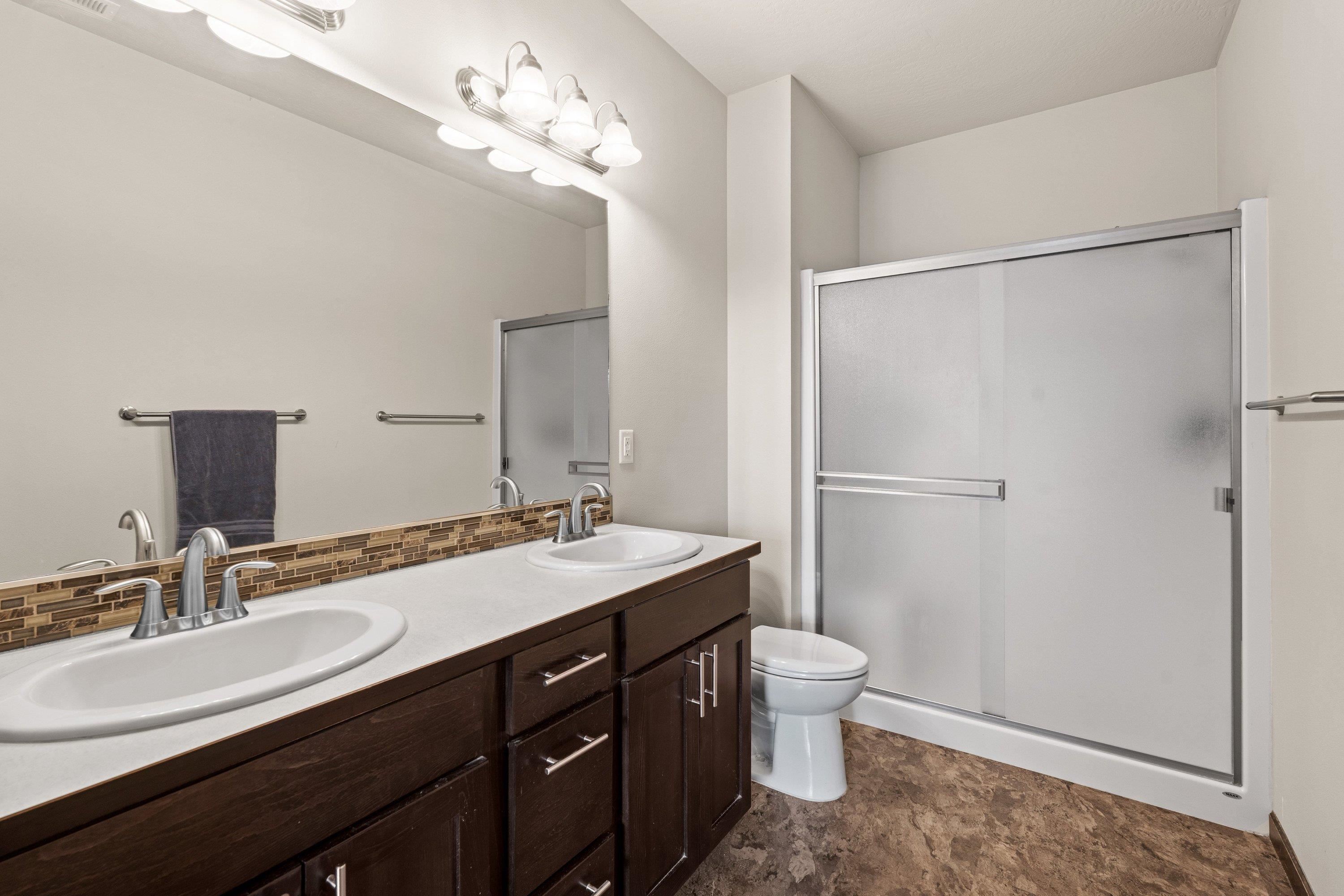 18212 E Riverway Ave - Photo 15
