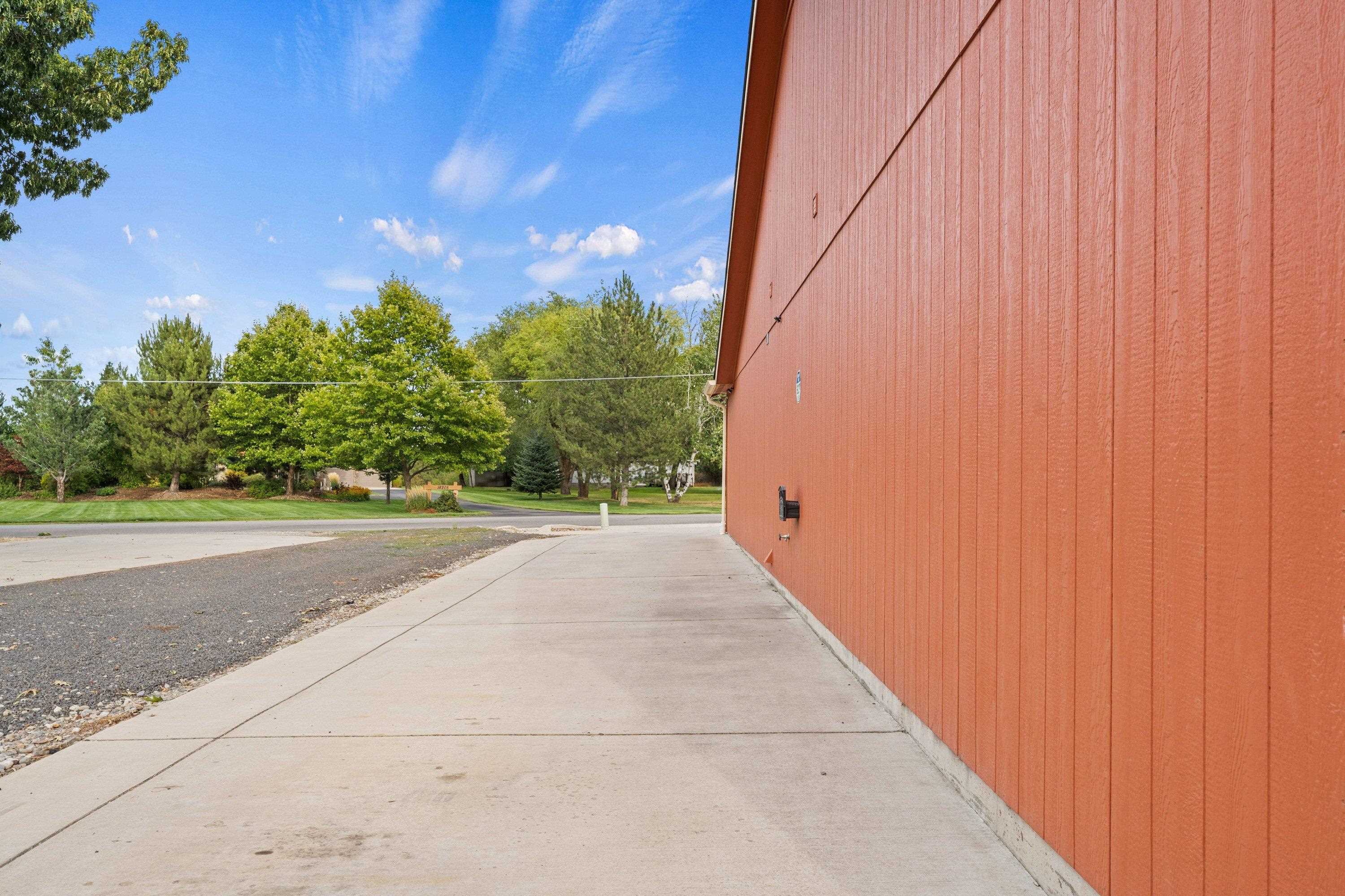 18212 E Riverway Ave - Photo 27