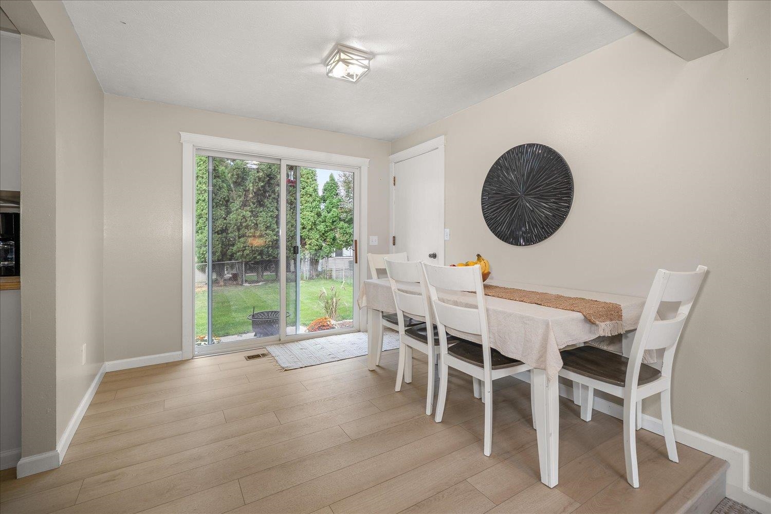 4007 E Moody Rd - Photo 6