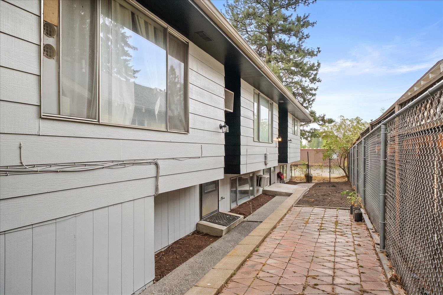 3112 E 29th Ave - Photo 1