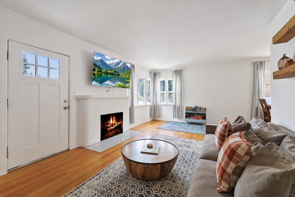 718 E 40th Ave - Photo 3