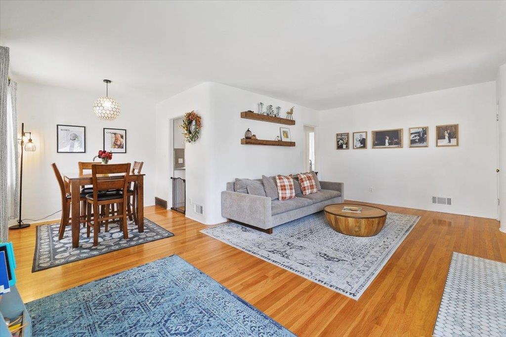 718 E 40th Ave - Photo 5