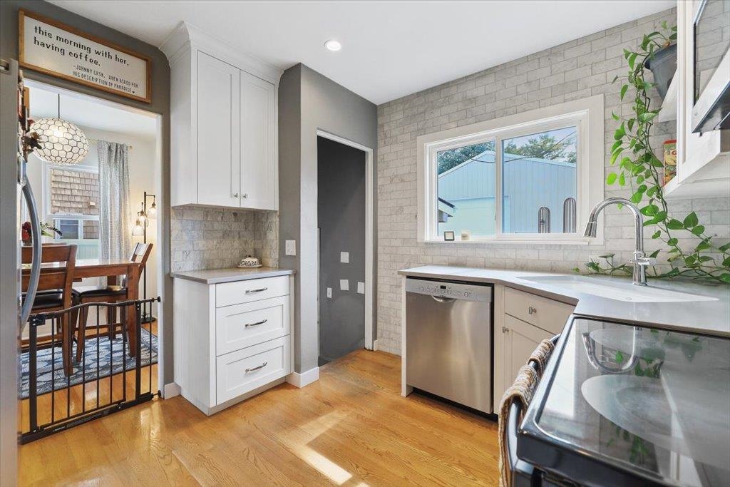 718 E 40th Ave - Photo 9