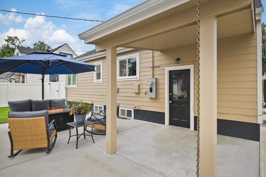 718 E 40th Ave - Photo 23