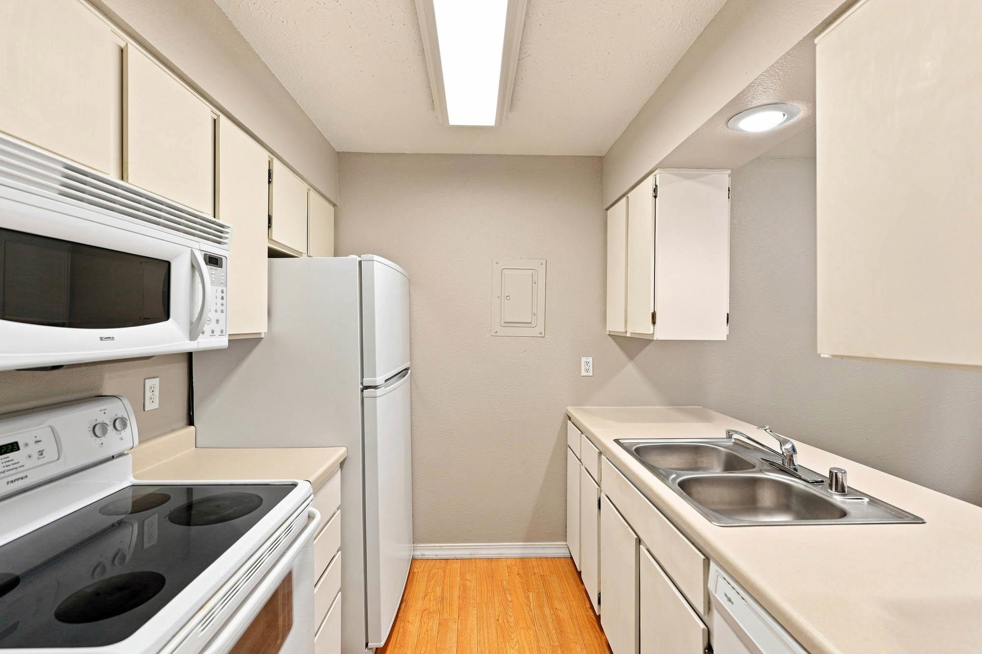 222 N HUTCHINSON #202 Rd - Photo 15