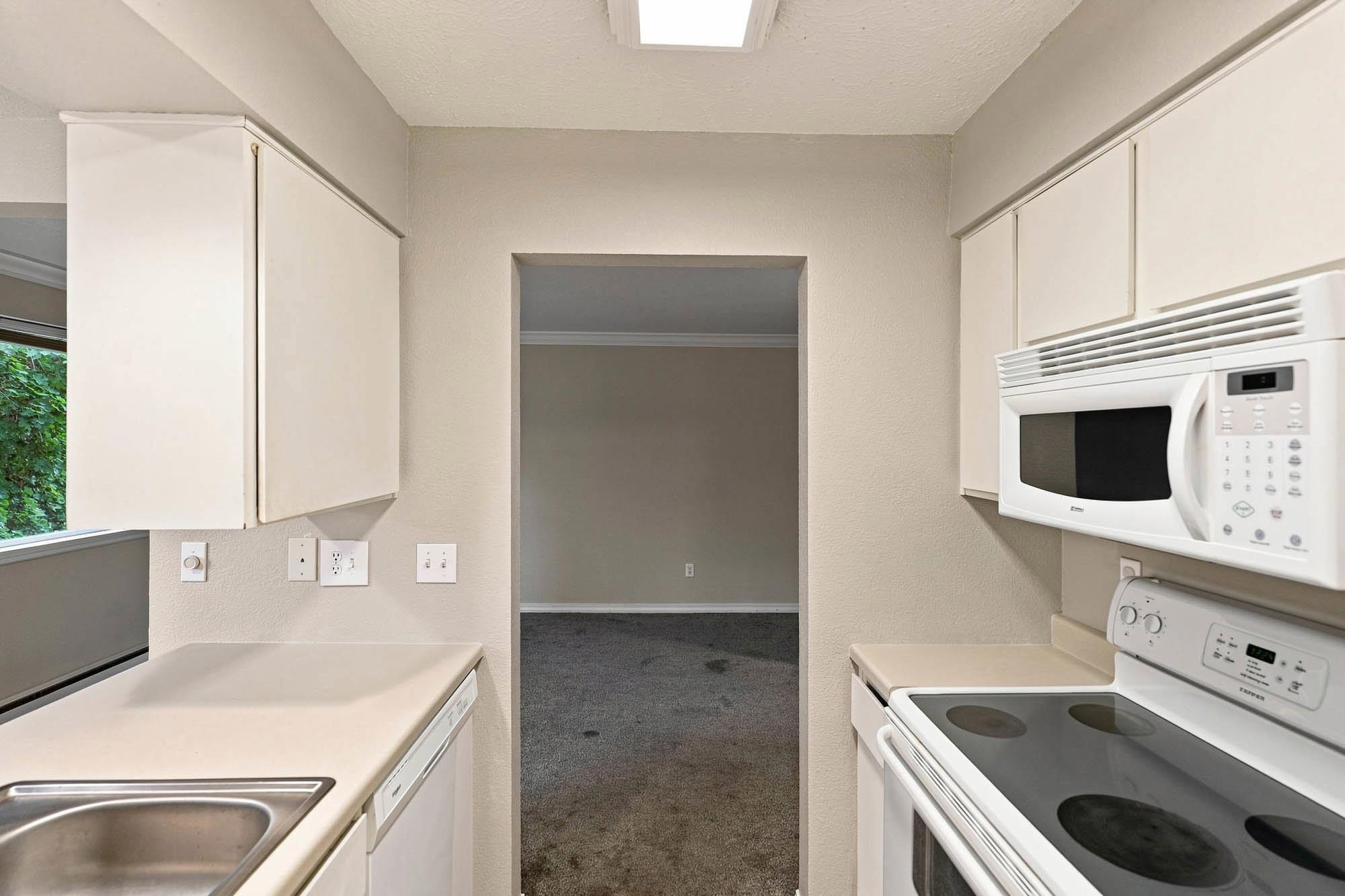 222 N HUTCHINSON #202 Rd - Photo 18