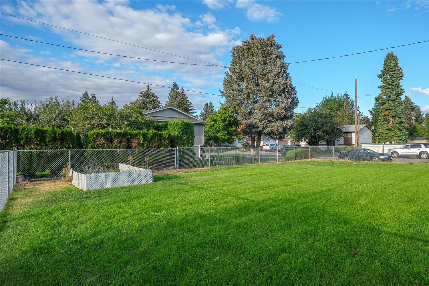 12619 E 31ST Ave - Photo 38