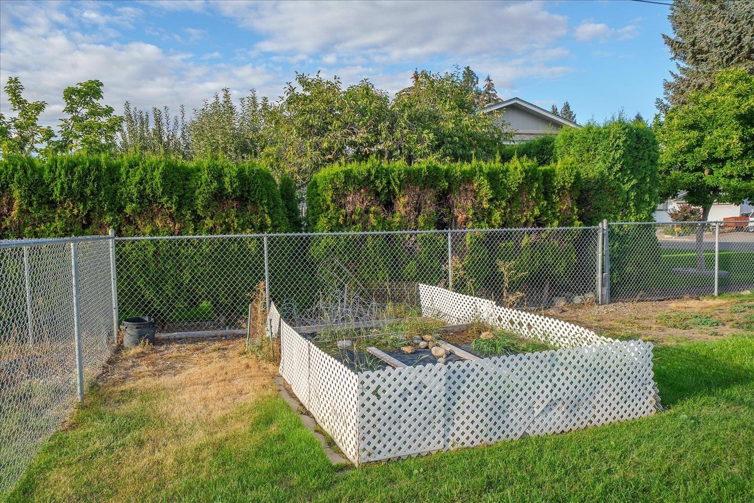 12619 E 31ST Ave - Photo 39