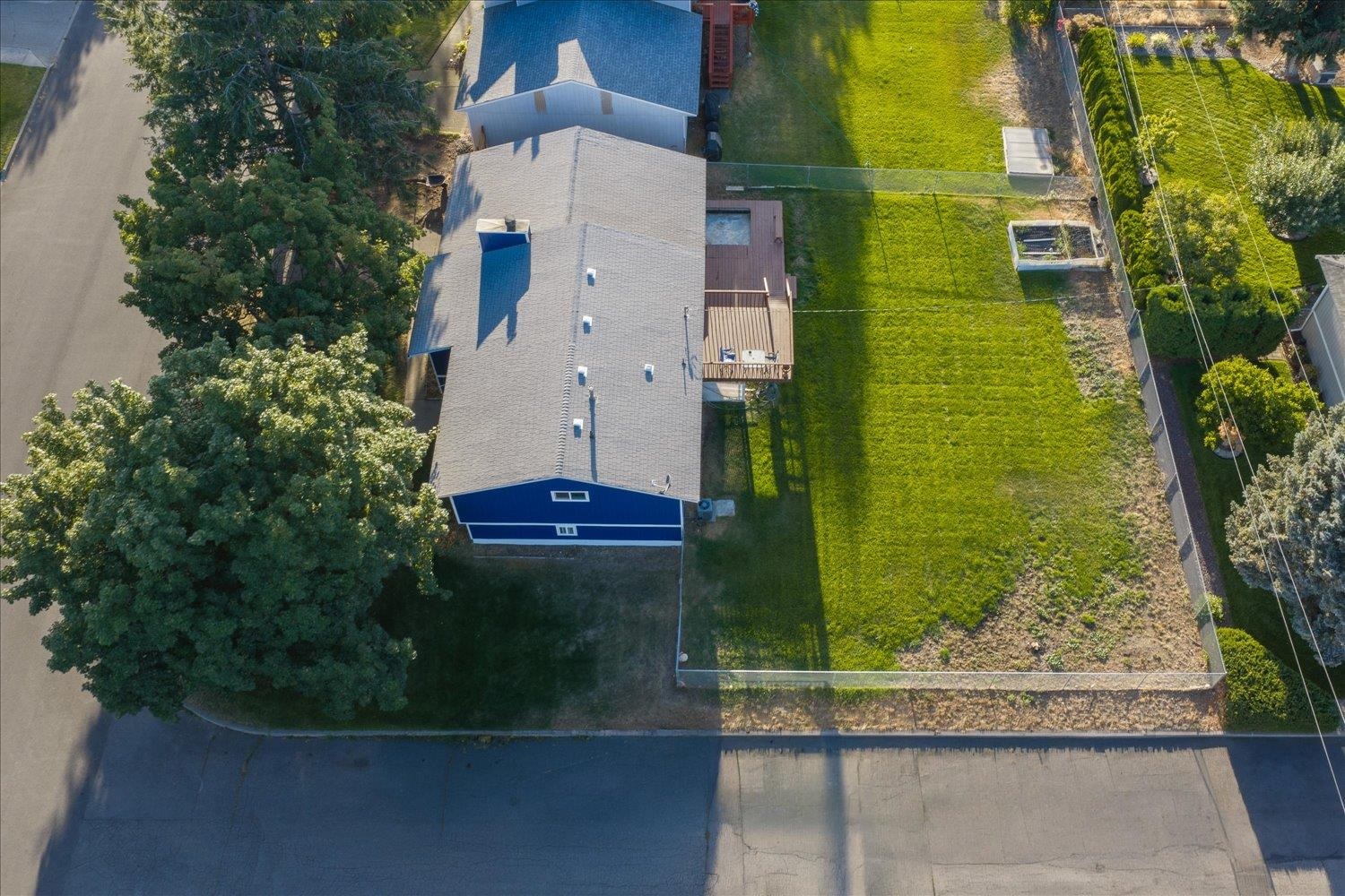 12619 E 31ST Ave - Photo 3