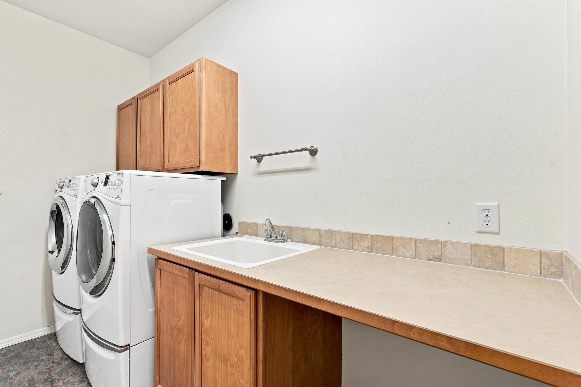 2411 S Katy Ct - Photo 23