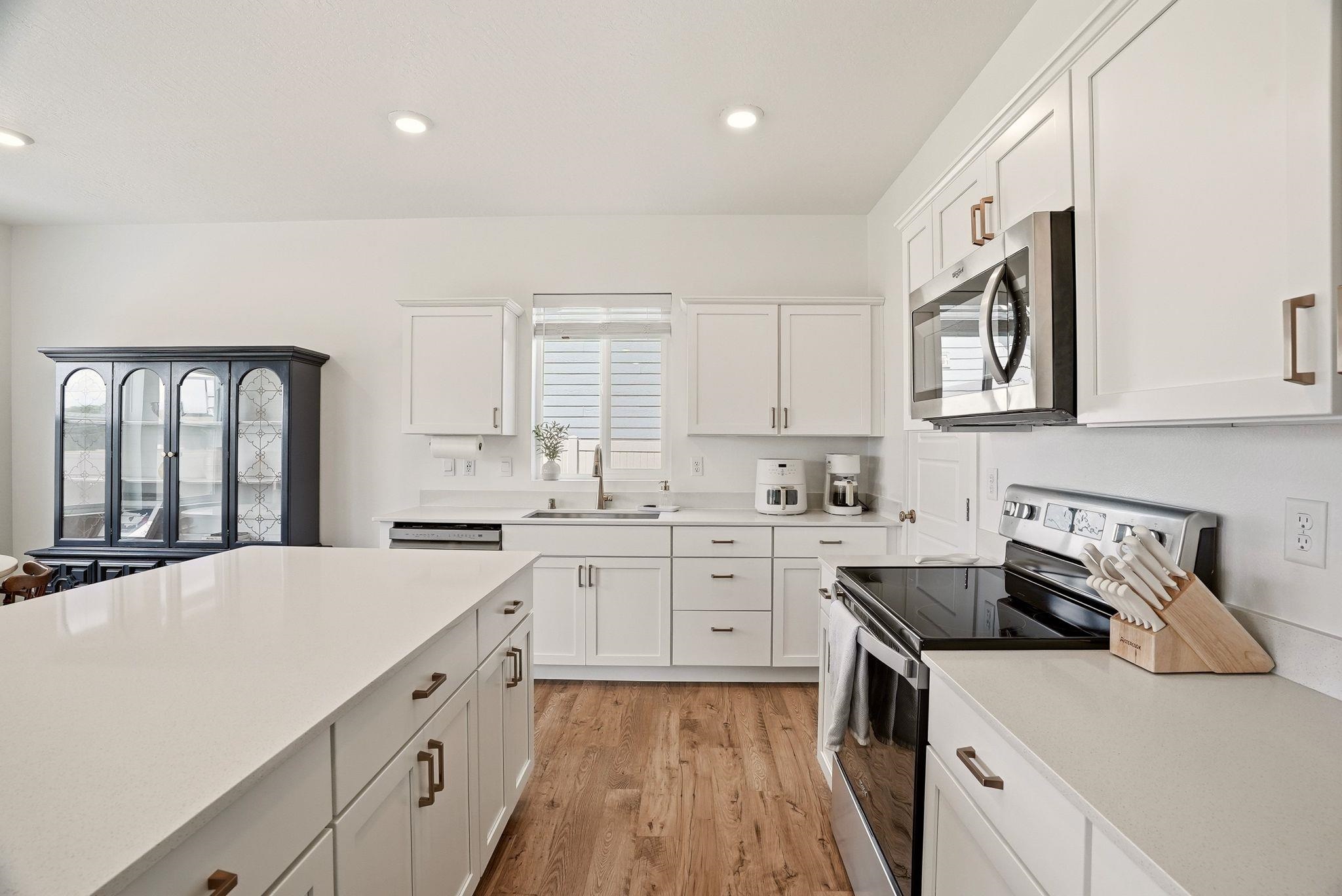 8218 S COLWOOD Rd - Photo 4