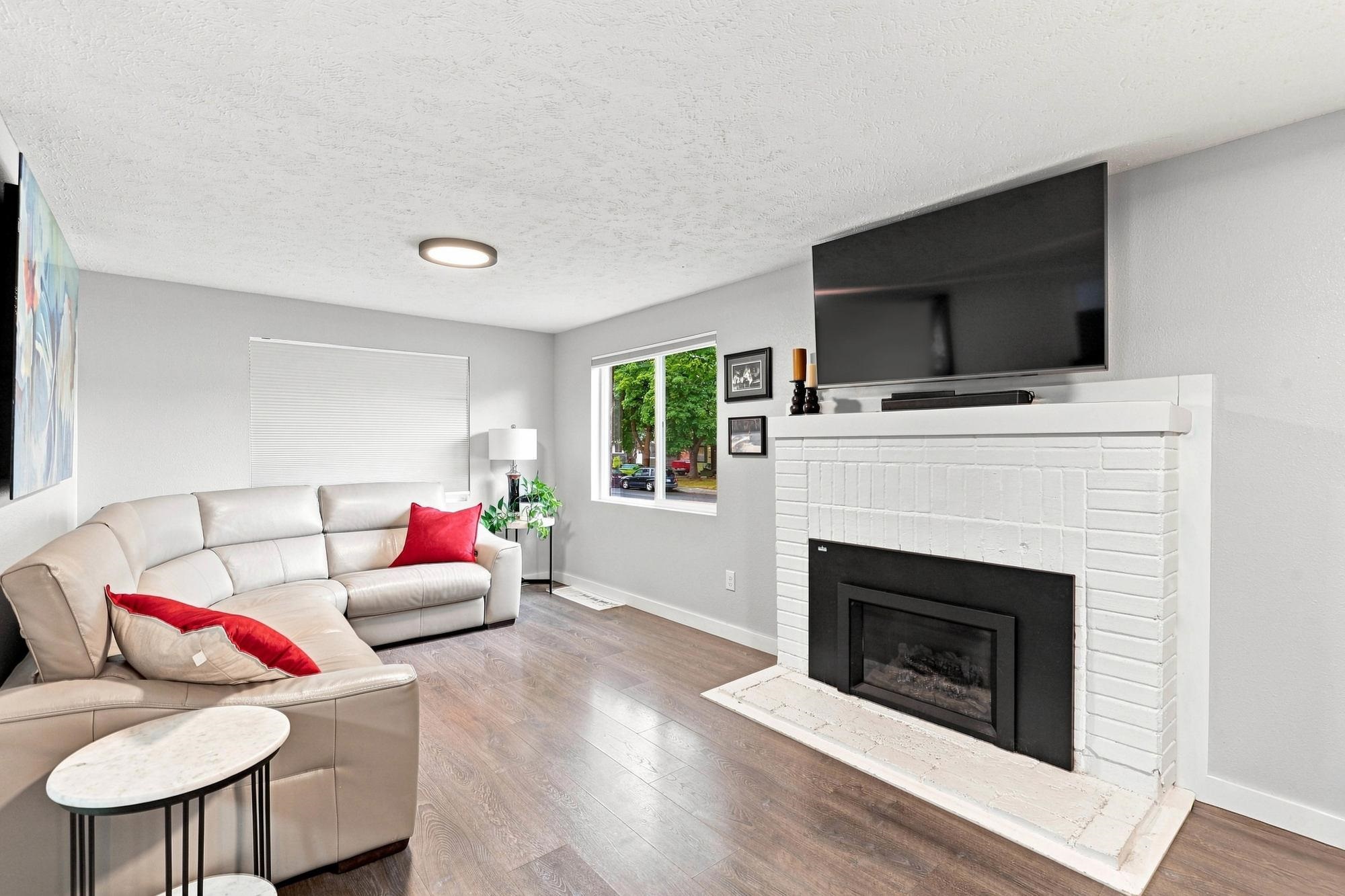 3610 W WELLESLEY Ave - Photo 5