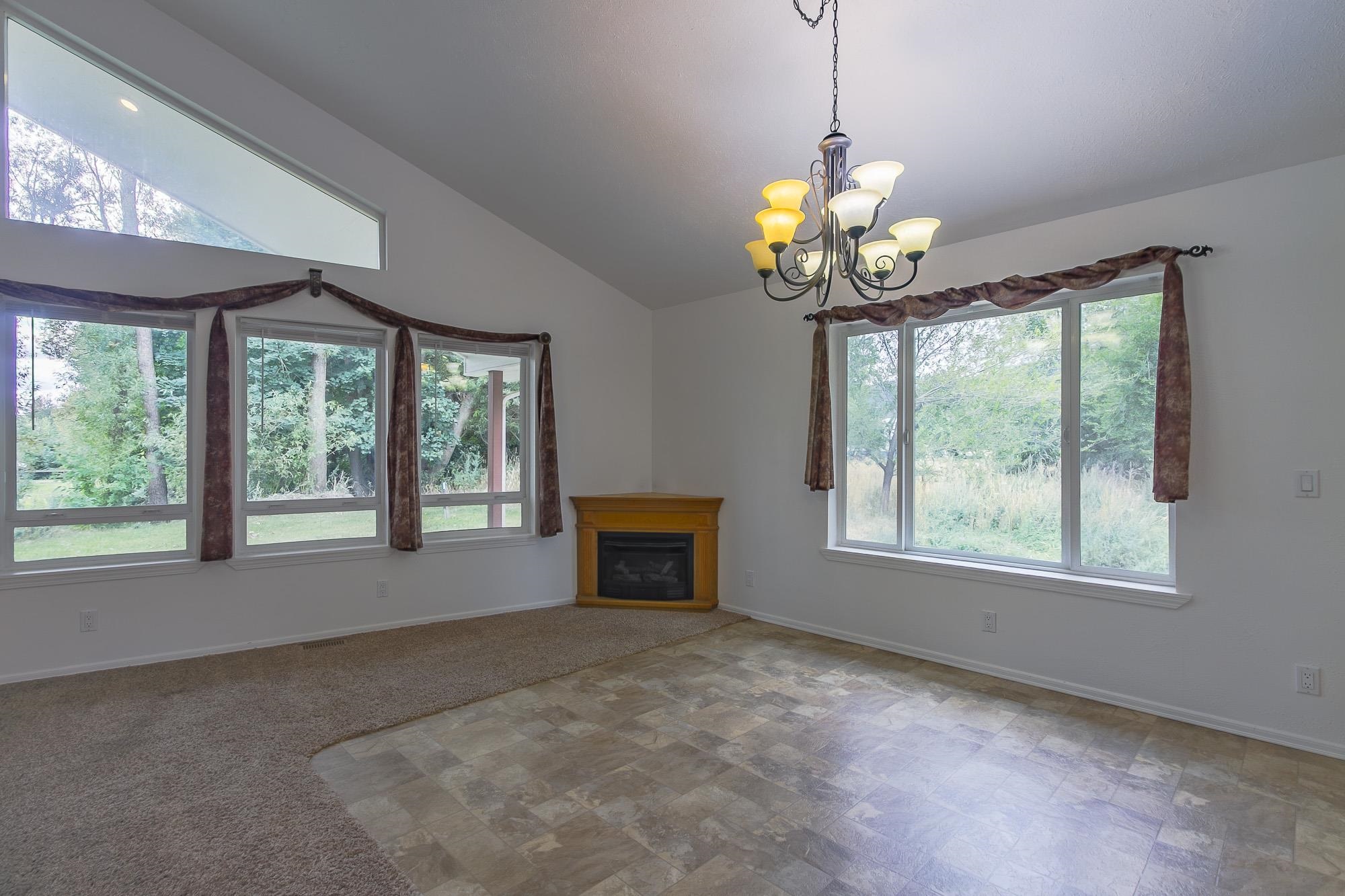 216 S 3rd Street W St - Photo 17
