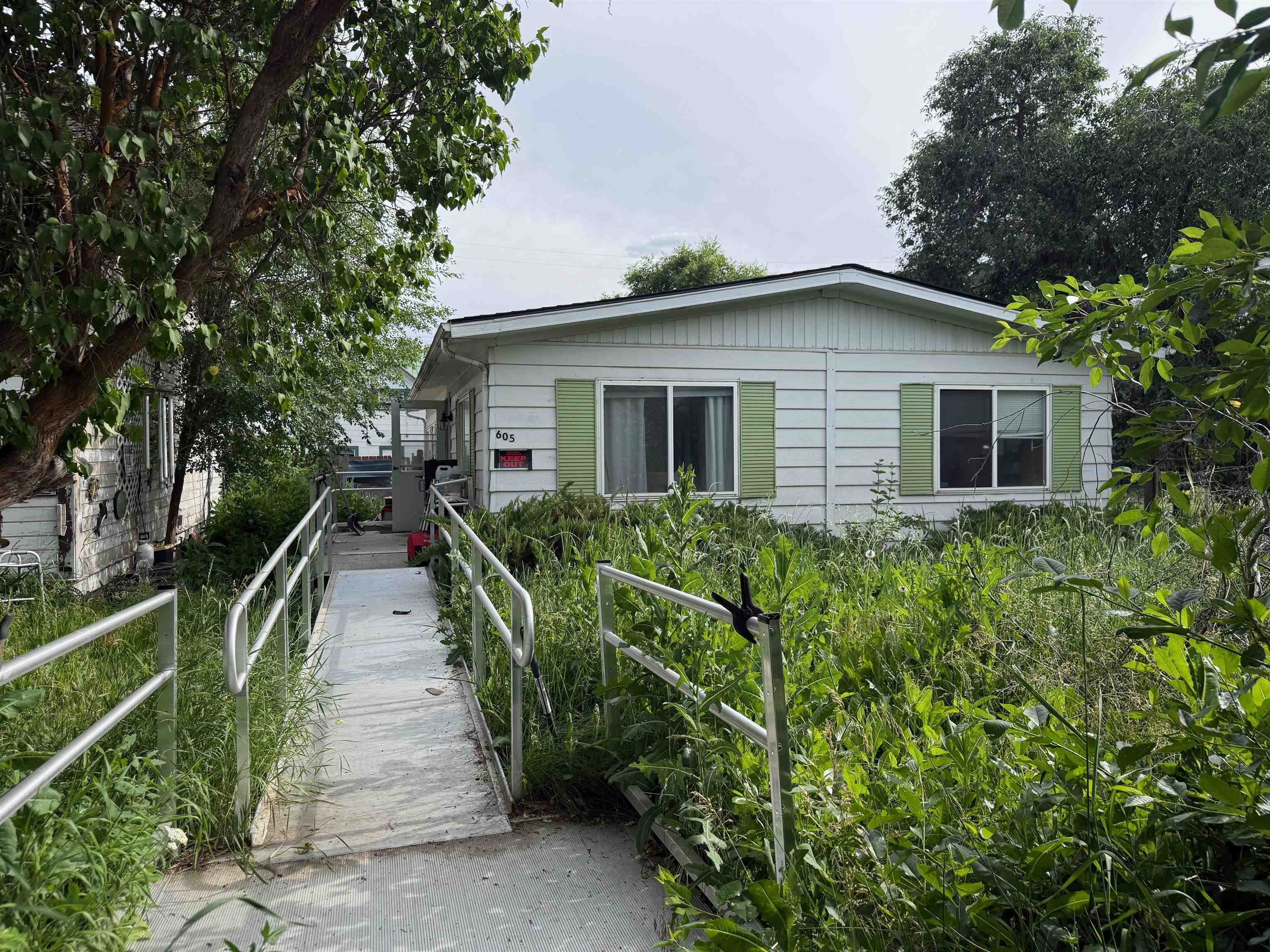 605 Ross St - Photo 1
