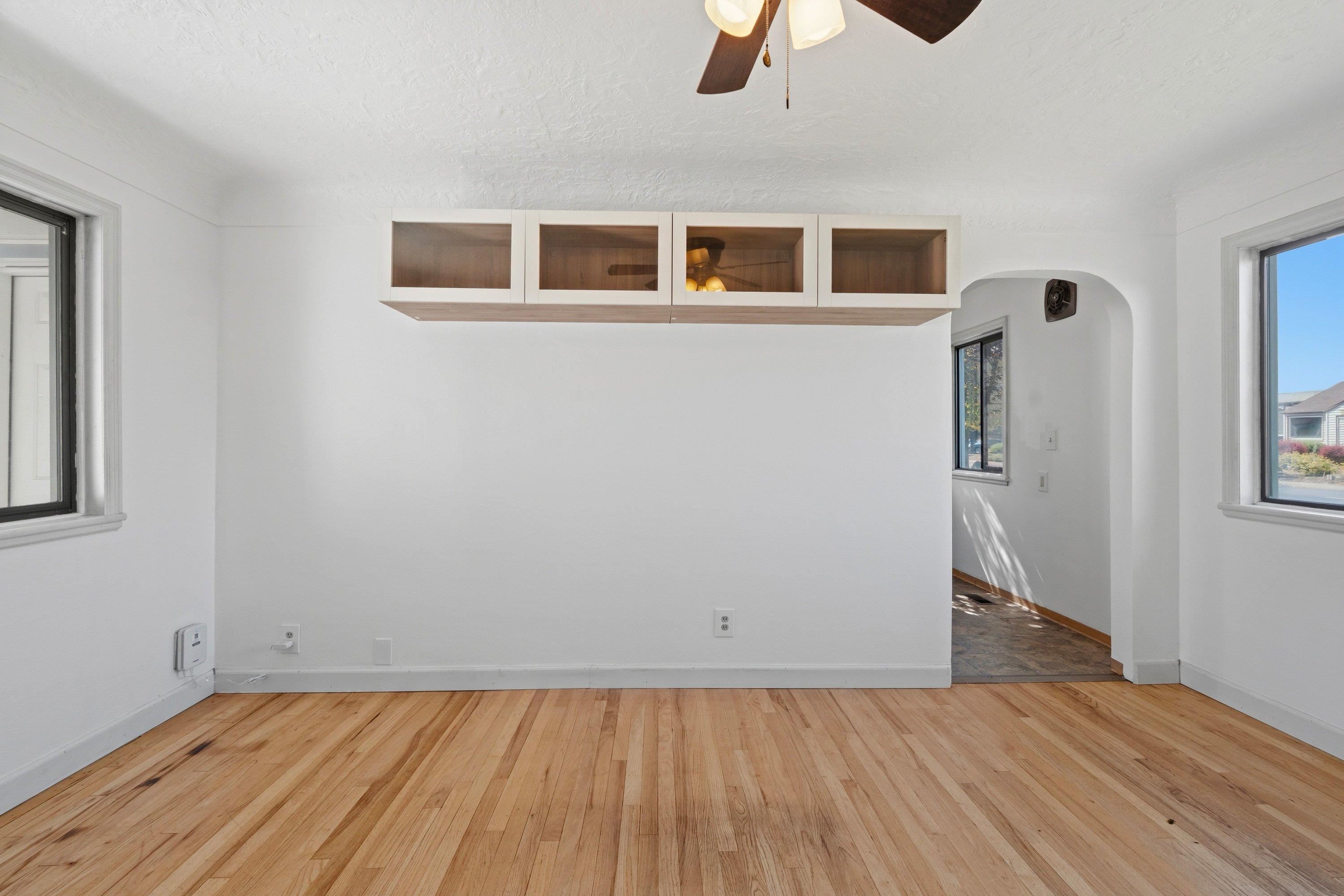 4724 N Maple St - Photo 5