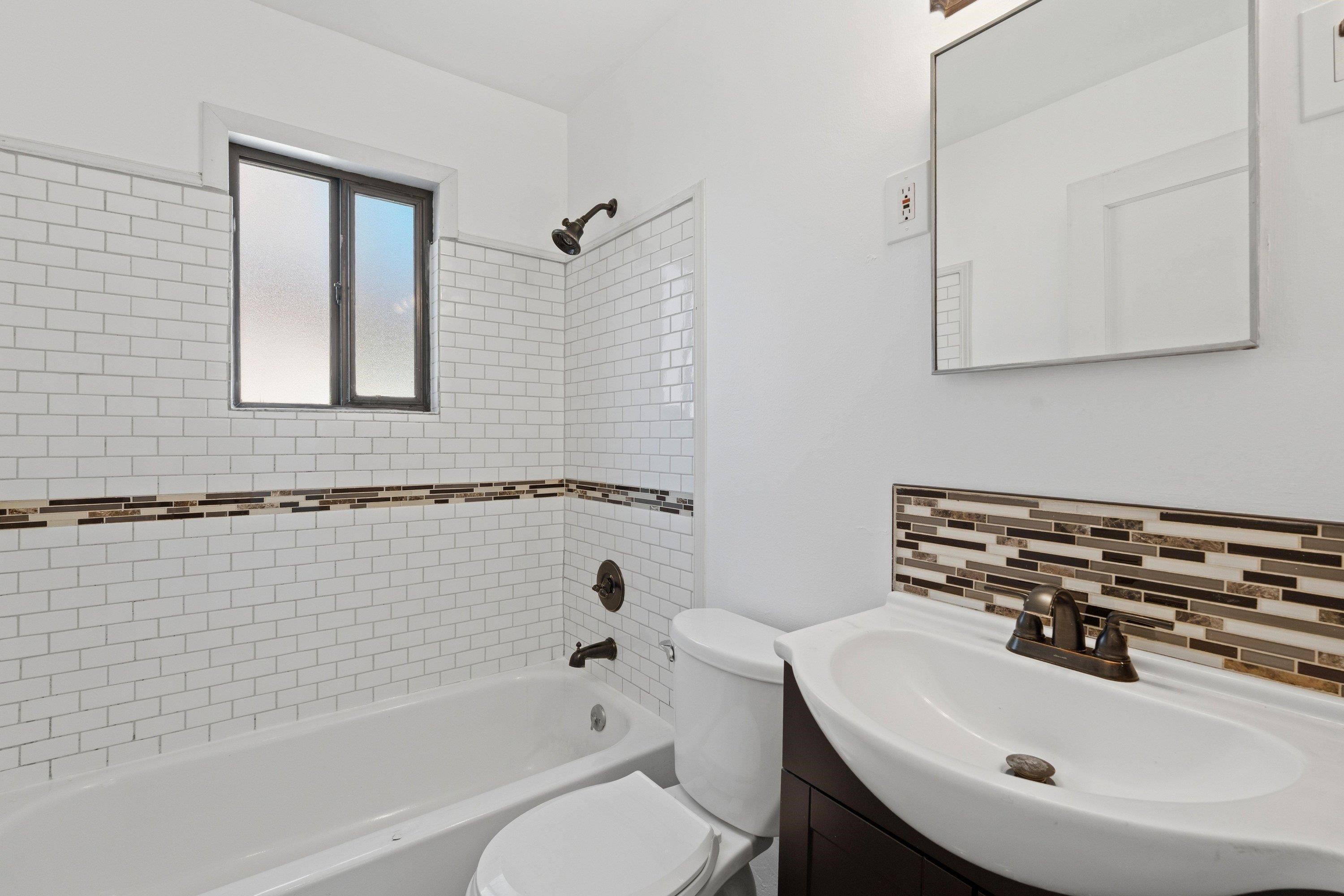 4724 N Maple St - Photo 14