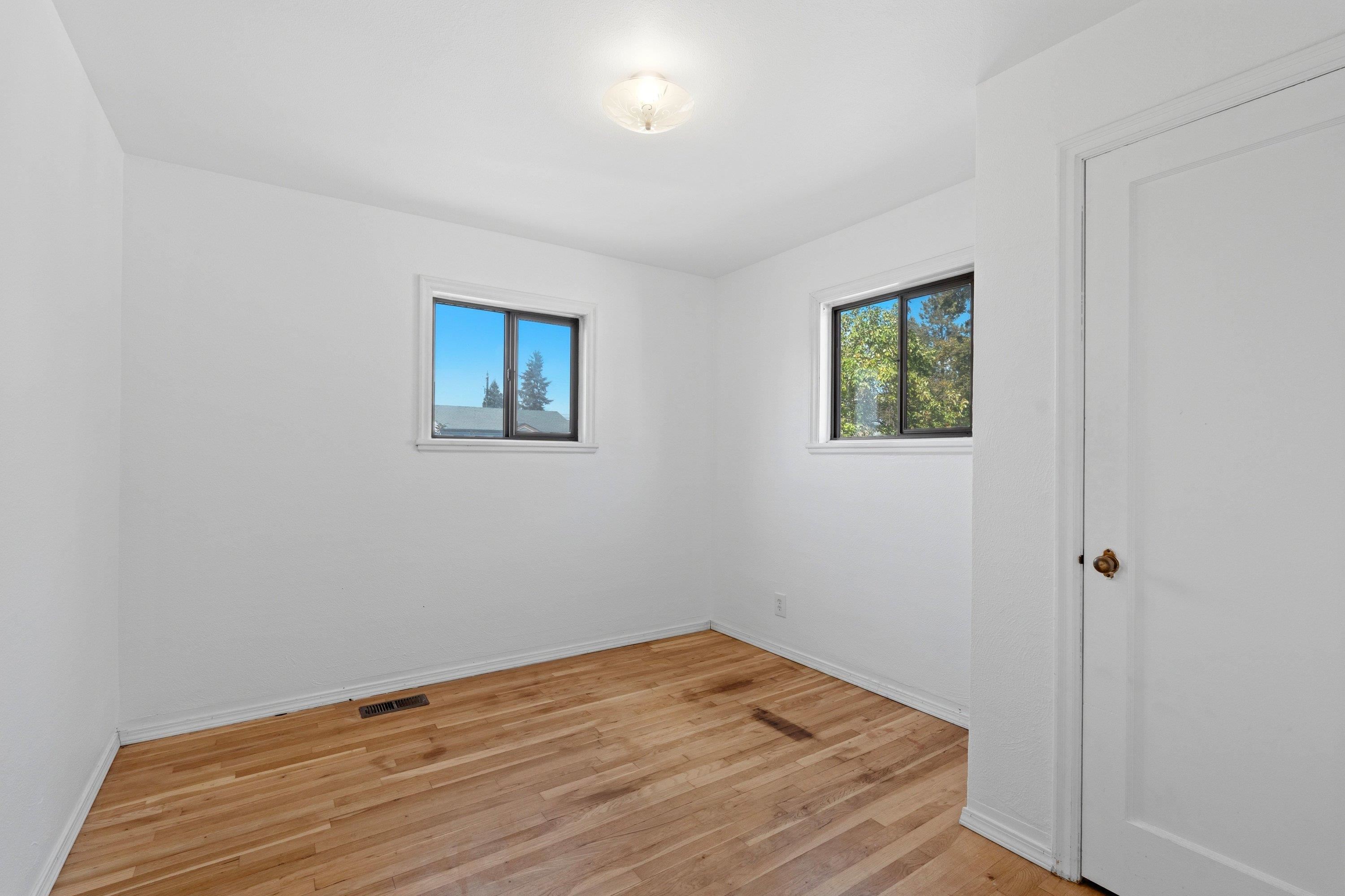 4724 N Maple St - Photo 15