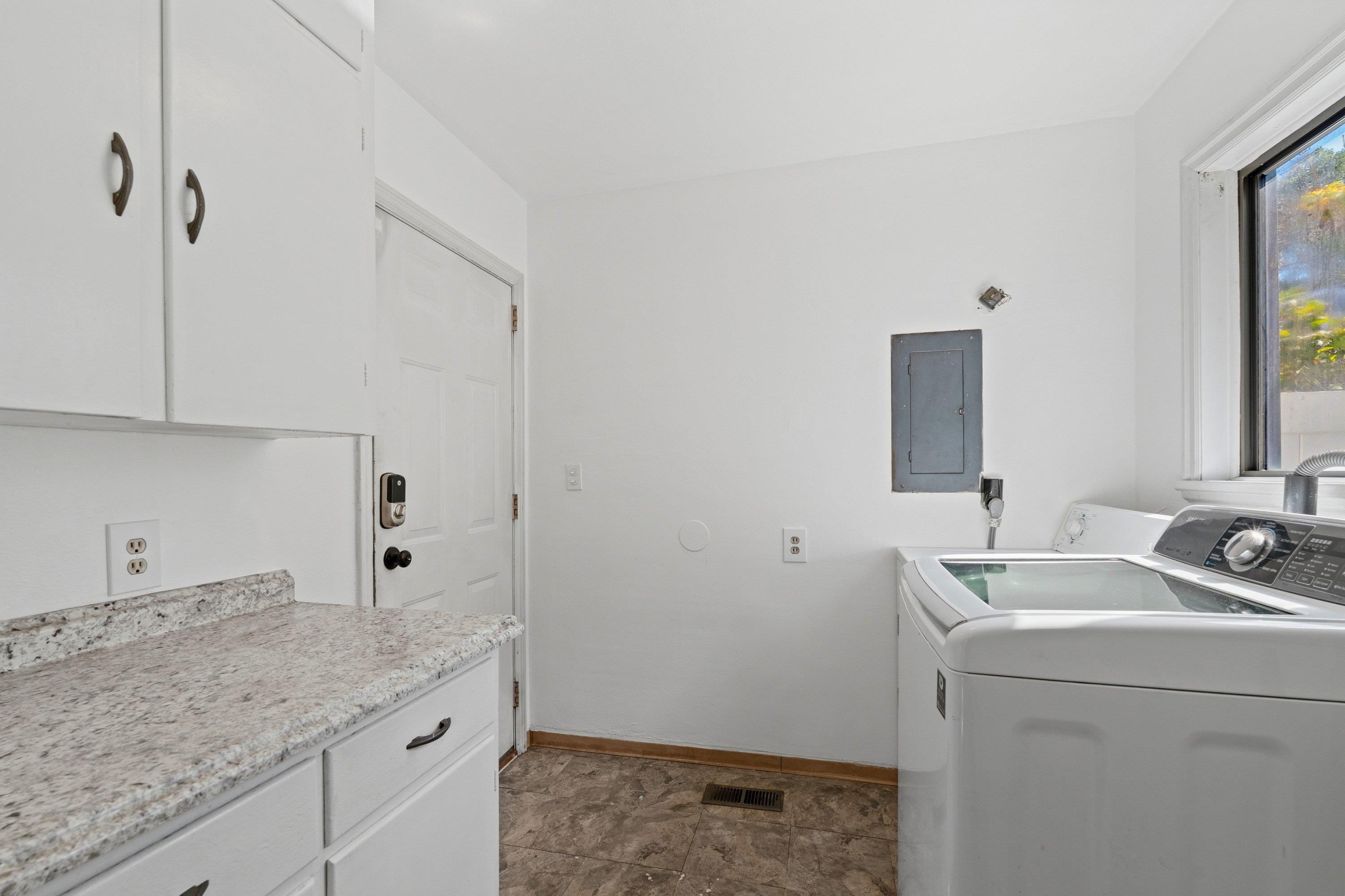 4724 N Maple St - Photo 17