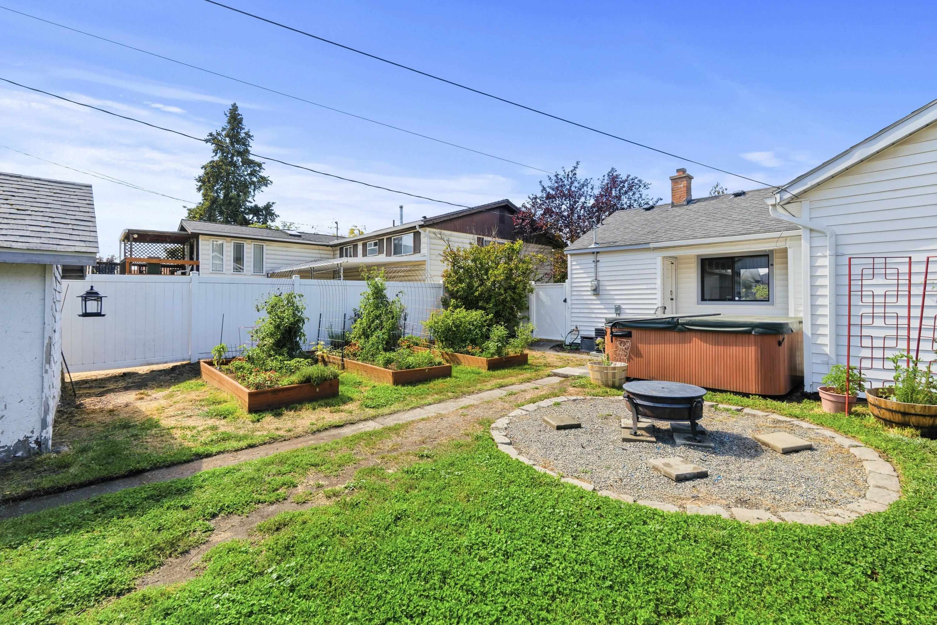 4724 N Maple St - Photo 21