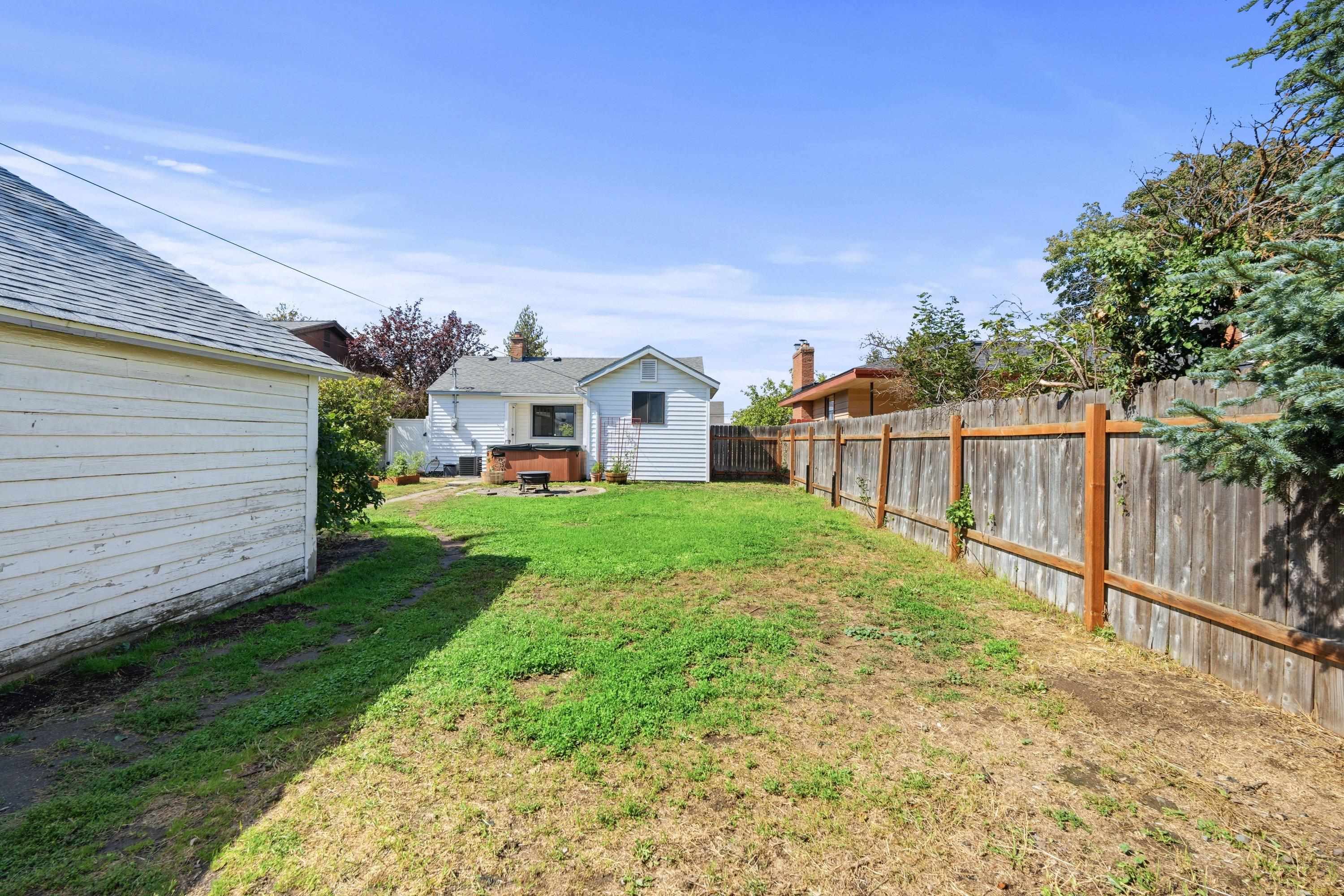 4724 N Maple St - Photo 24