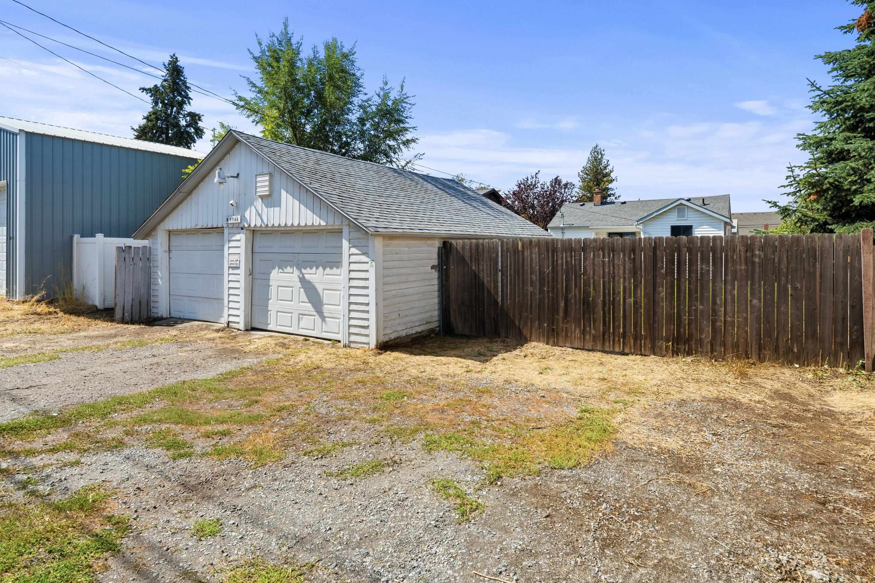 4724 N Maple St - Photo 30