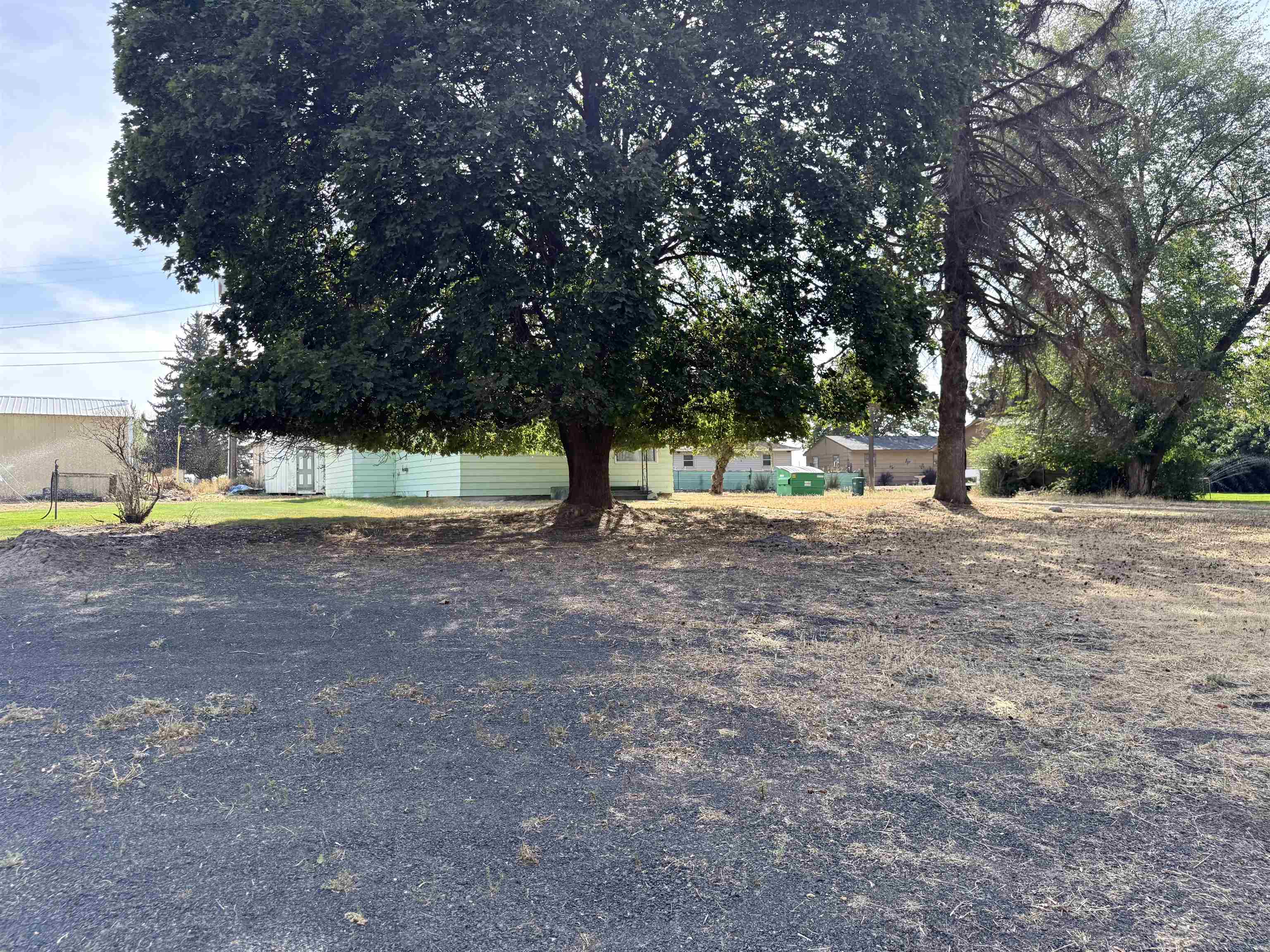 602 SE Trinity Ave - Photo 4