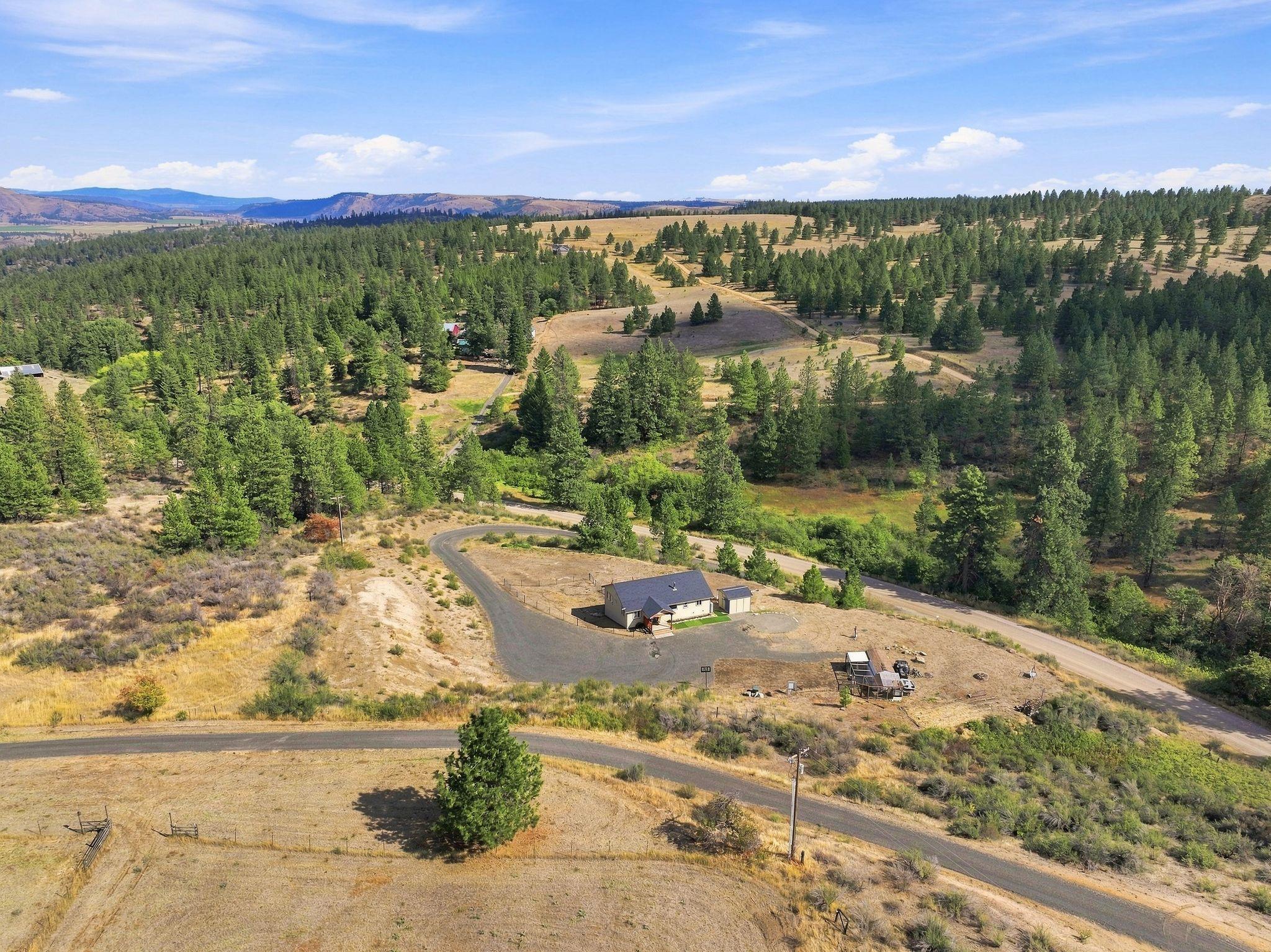 36701 Hart Rd N - Photo 2