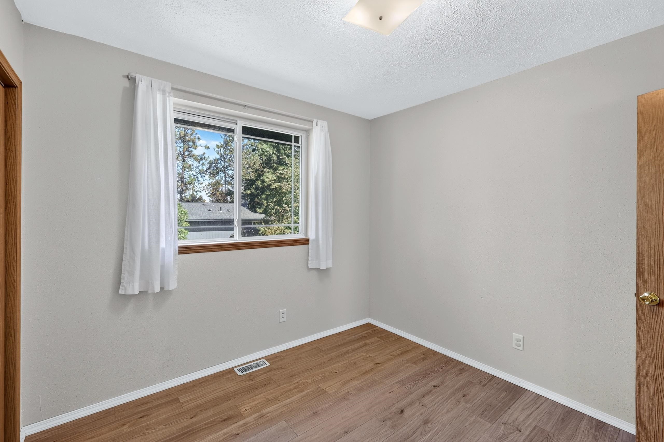 1313 S Napa Ave - Photo 20