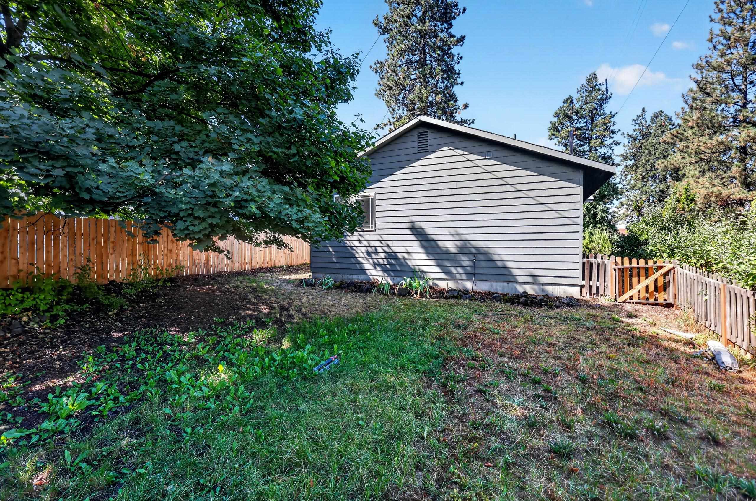 1313 S Napa Ave - Photo 39