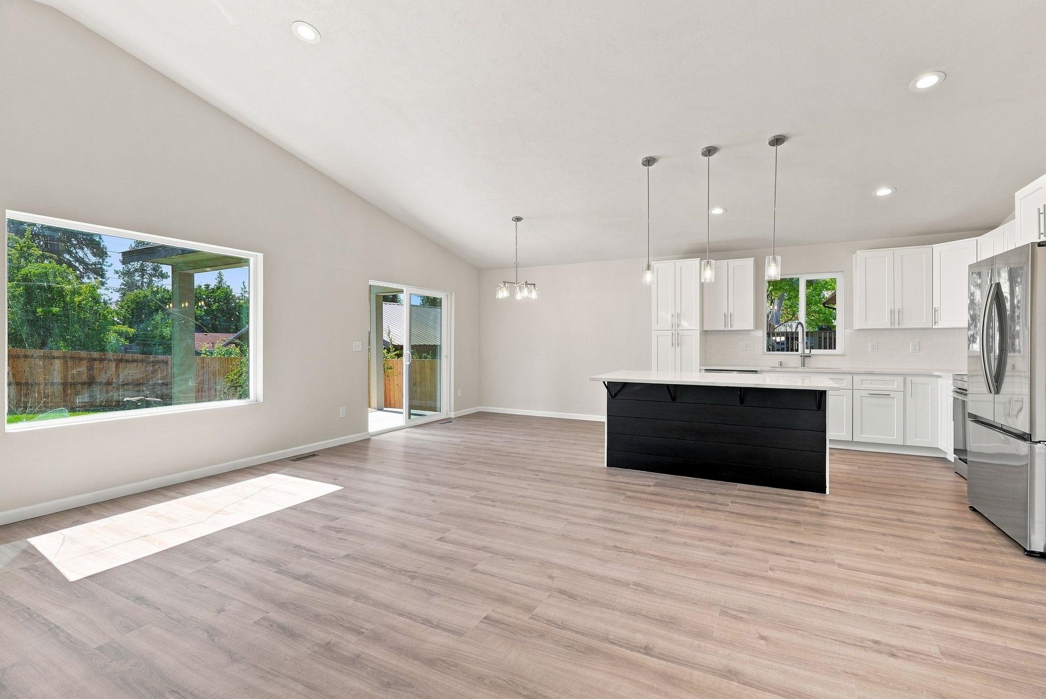 614 E A St - Photo 9