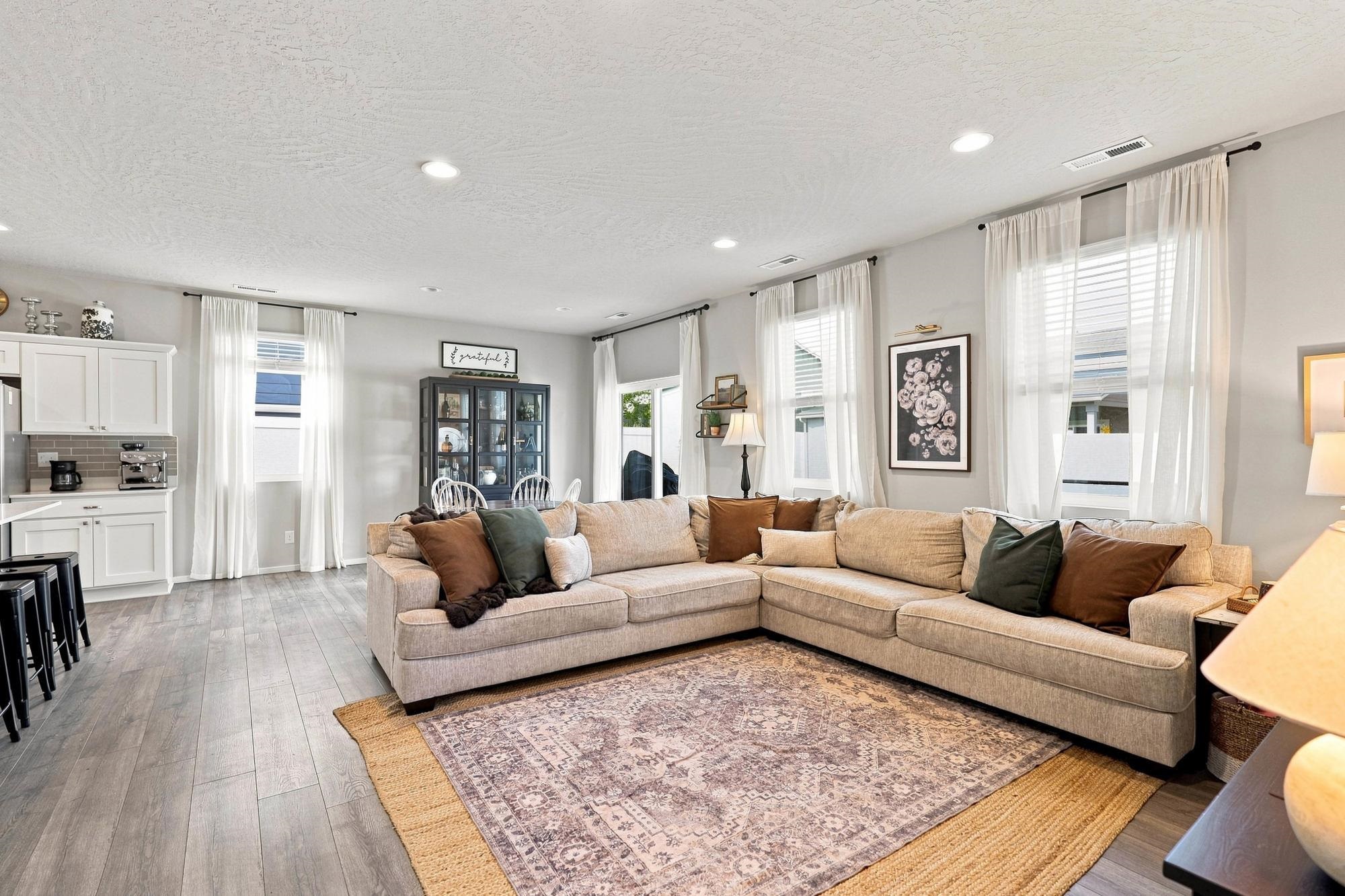 8418 W Sugar Ct - Photo 5