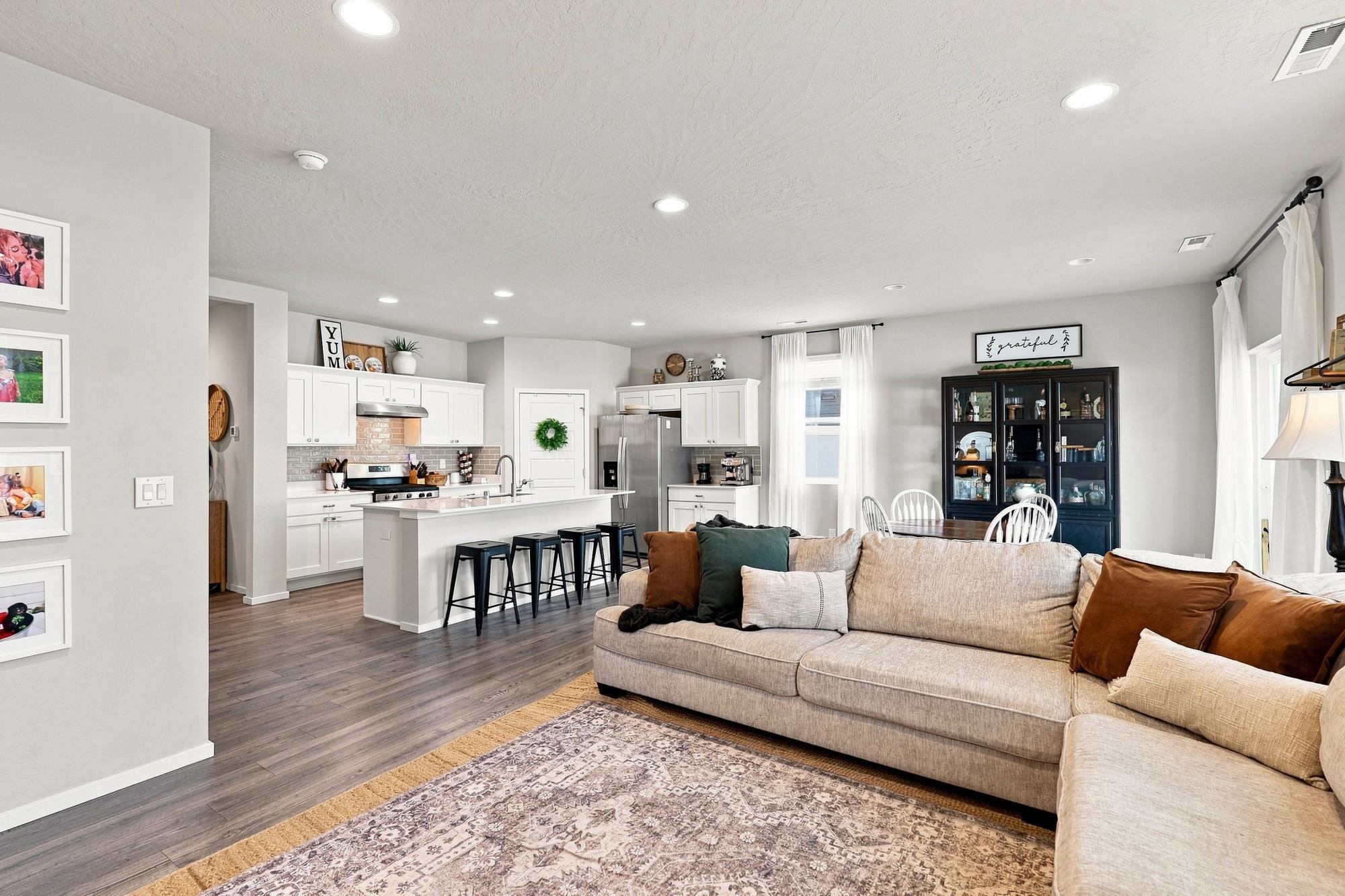 8418 W Sugar Ct - Photo 6