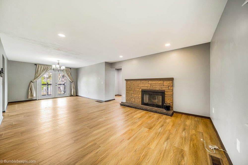 405 Dubois St - Photo 3