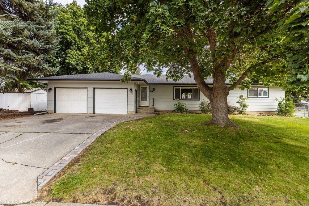 405 Dubois St - Photo 1